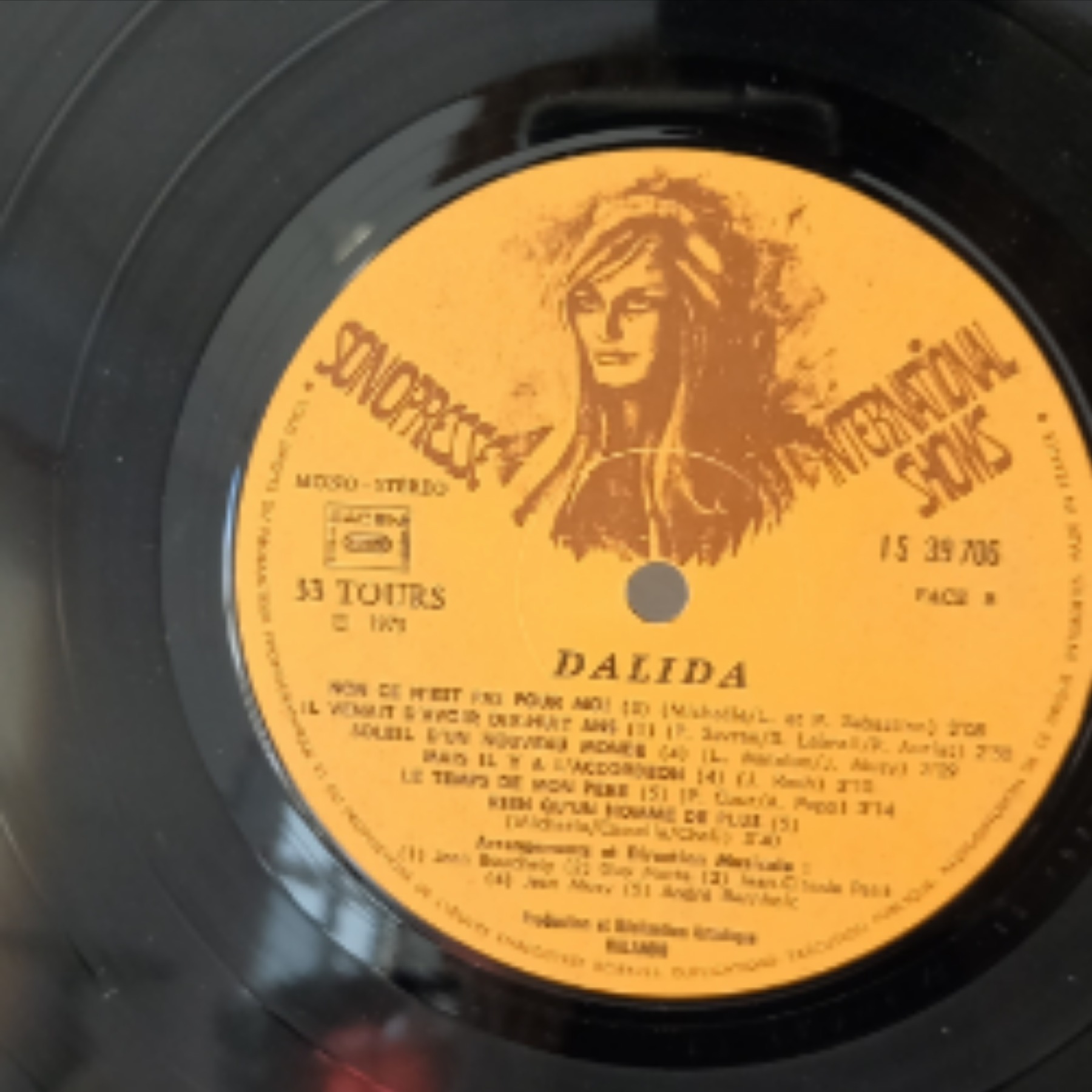 Voir photo 6 de Disque 33 Tours de Dalida Julien. Sonopresse International Shows . Réf:IS 39706. Prod. orlendo. Disque 33 Tours de Dalida Julien. Sonopresse International Shows . Réf:IS 39706. Prod. orlendo. reconditionné photo 6