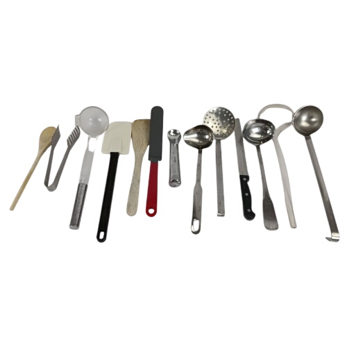 Divers ustensiles de cuisine Bon état - 14,00 € Divers ustensiles de cuisine Bon état reconditionné disponible sur Label Emmaüs