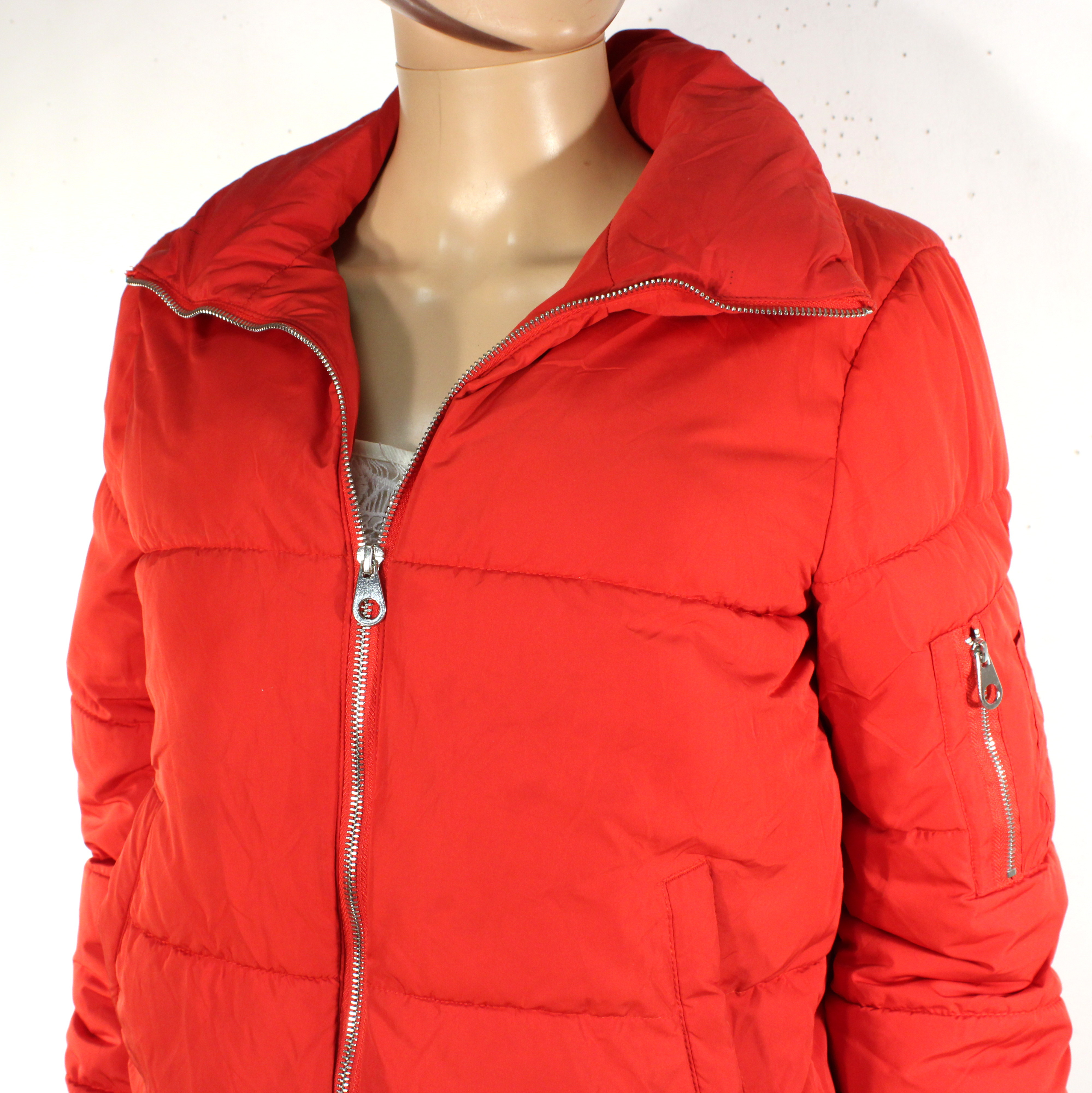 Voir photo 3 de Doudoune Femme Rouge JENNYFER Taille M Doudoune Femme Rouge JENNYFER Taille M Bon état reconditionné photo 3
