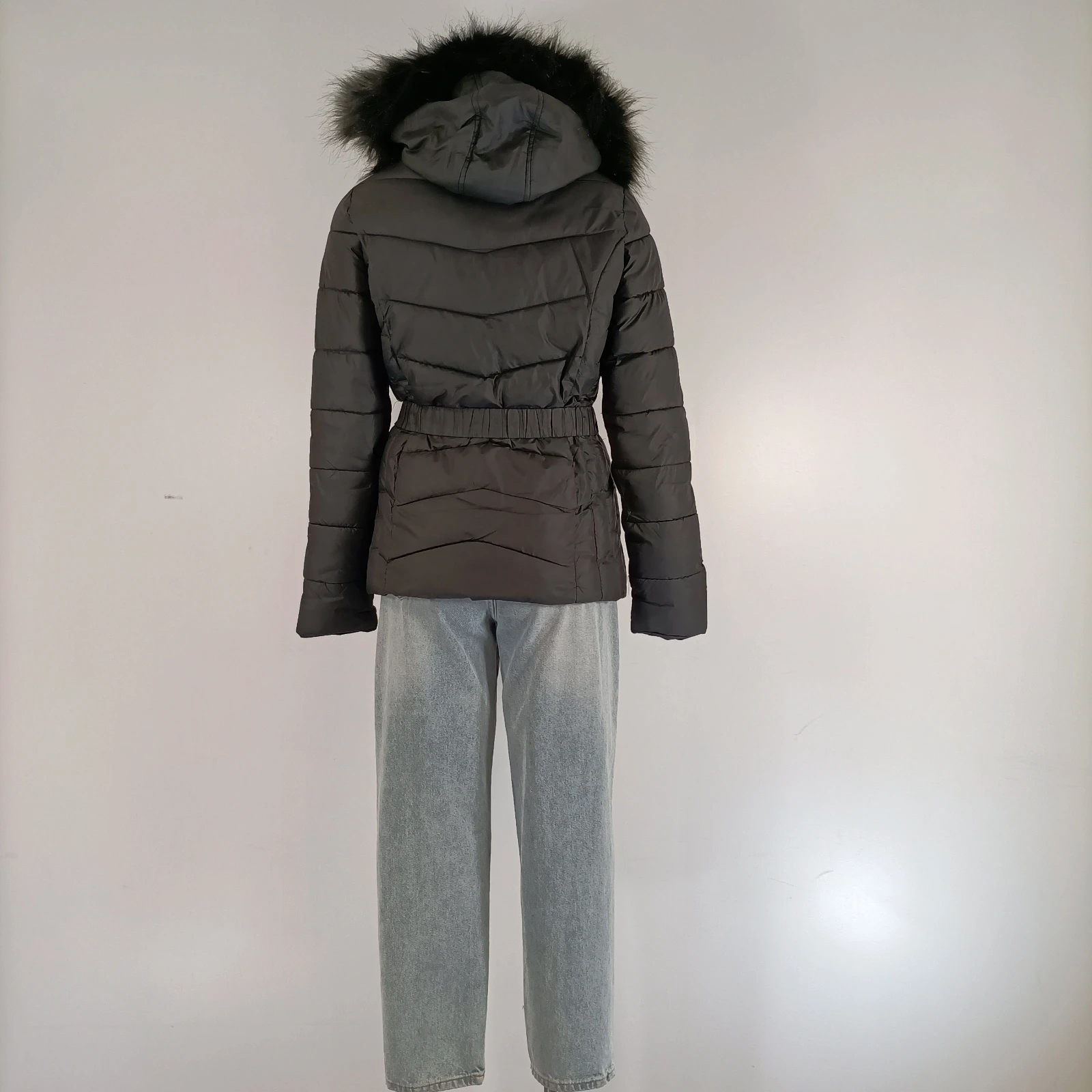 Voir photo 6 de Doudoune Kaporal femme ceinturée noire capuche fausse fourrure chaude hiver Doudoune Kaporal femme ceinturée noire capuche fausse fourrure chaude hiver Très bon état reconditionné photo 6