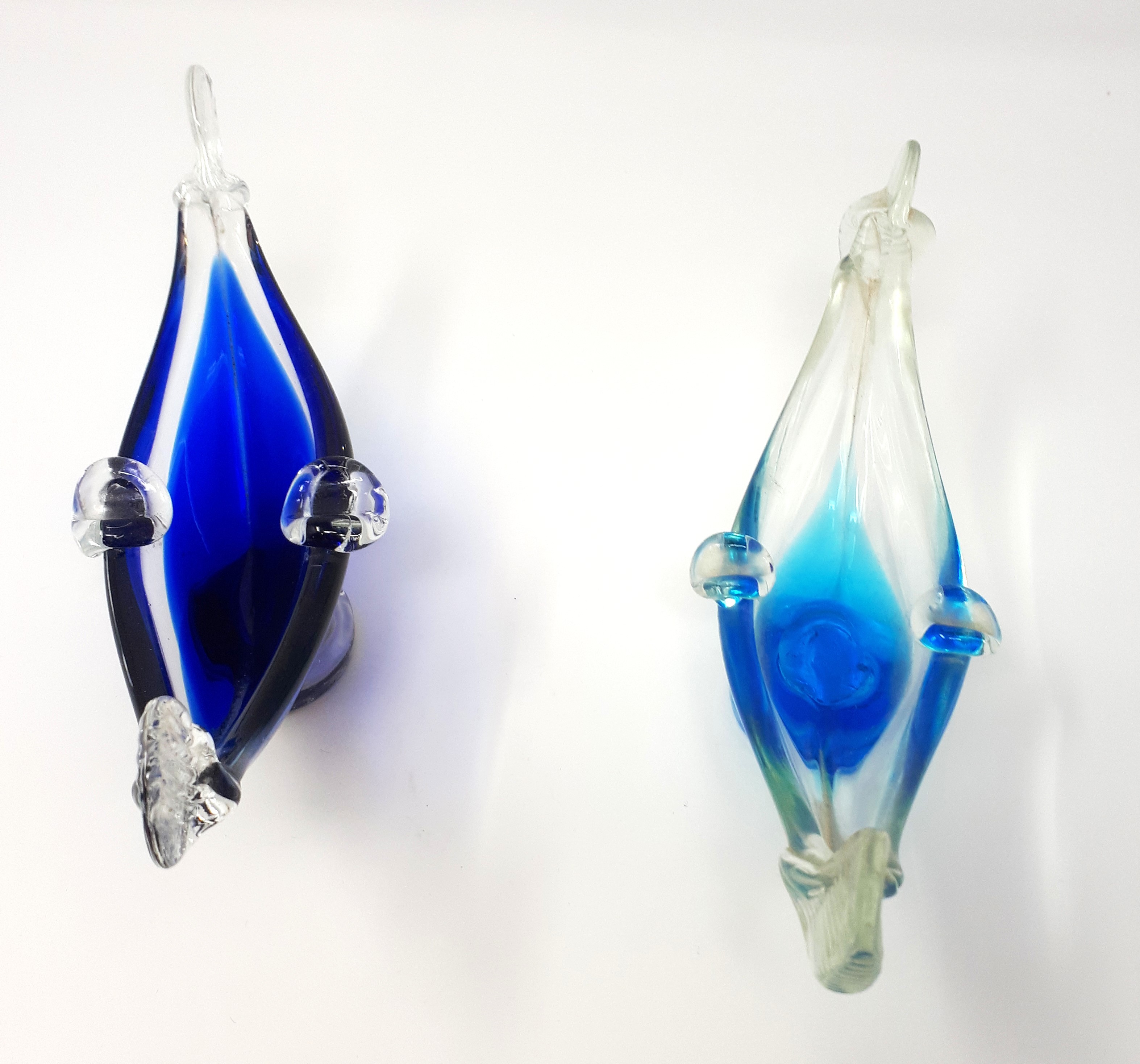Voir photo 6 de Duo de cendriers gondole en verre de Murano Duo de cendriers gondole en verre de Murano Bon état reconditionné photo 6