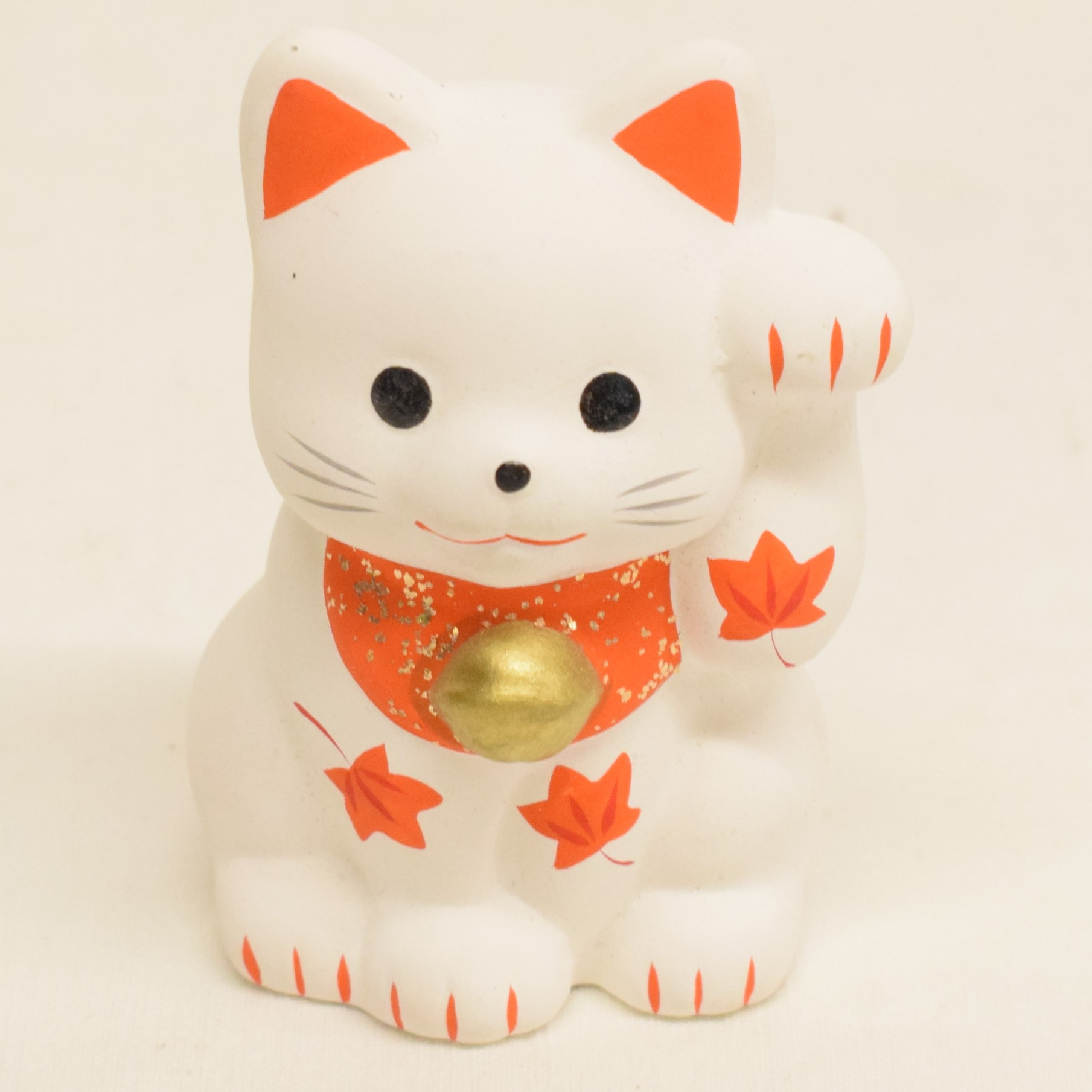 Voir photo 5 de Duo de chats porte- bonheur Maneki Neko en résine et en céramique Duo de chats porte- bonheur Maneki Neko en résine et en céramique État correct reconditionné photo 5