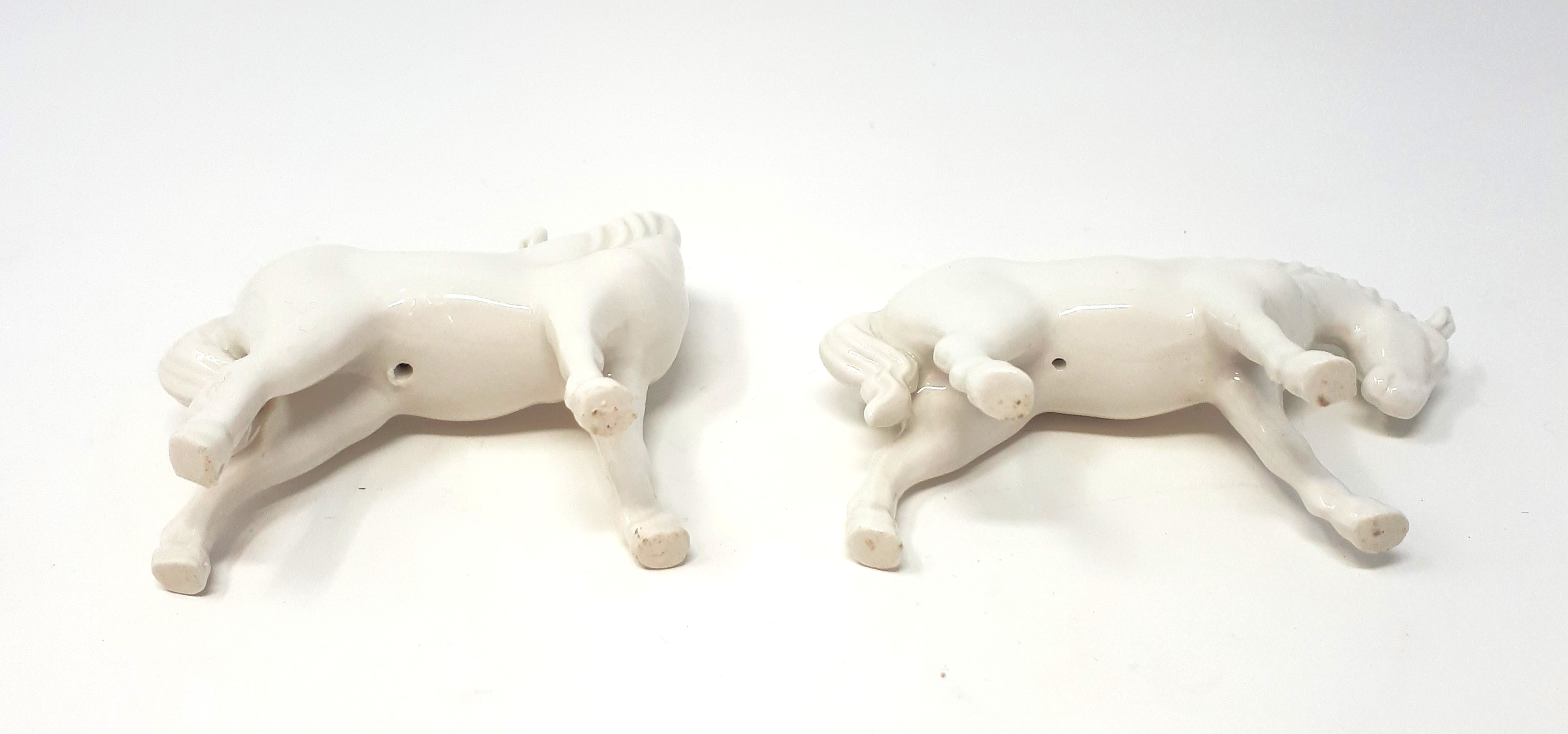 Voir photo 4 de Duo de chevaux en porcelaine Duo de chevaux en porcelaine État correct reconditionné photo 4