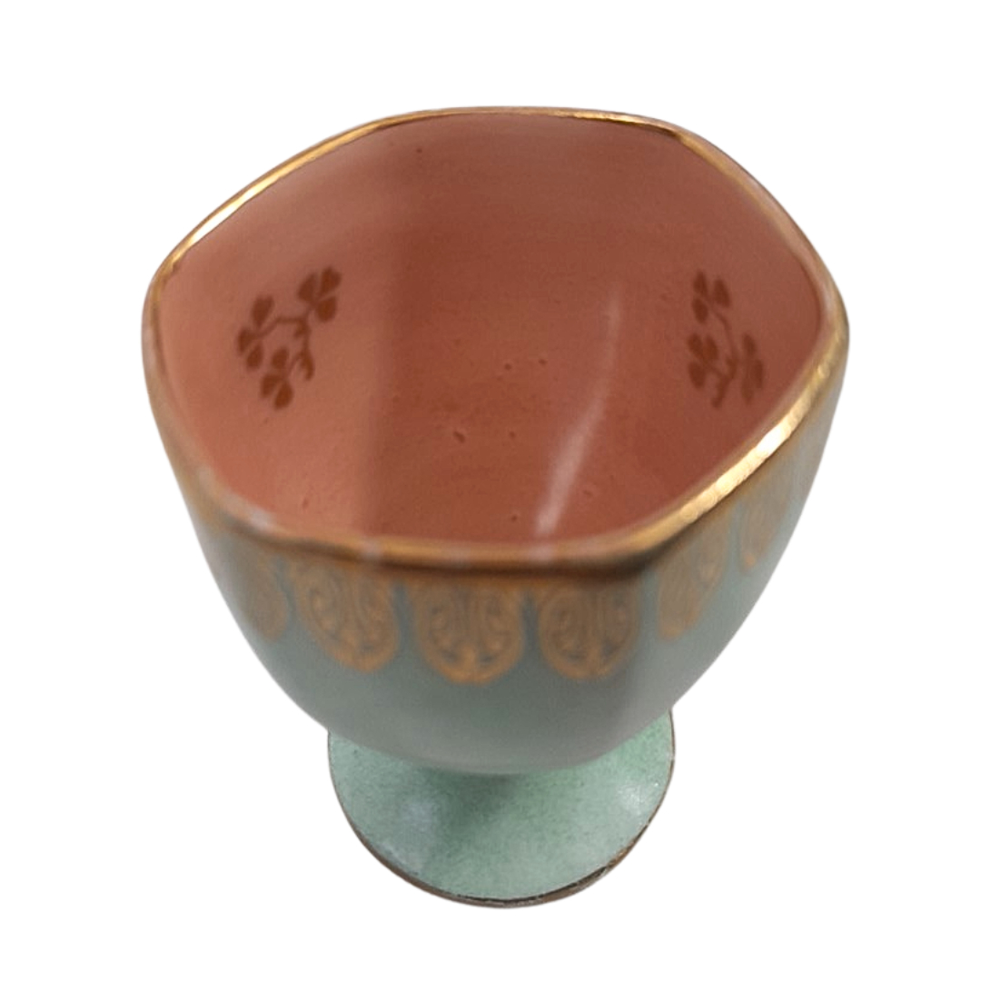Voir photo 2 de Duo de coquetiers vintage en porcelaine de Limoges – Vert pastel et Dorure Duo de coquetiers vintage en porcelaine de Limoges – Vert pastel et Dorure Bon état reconditionné photo 2