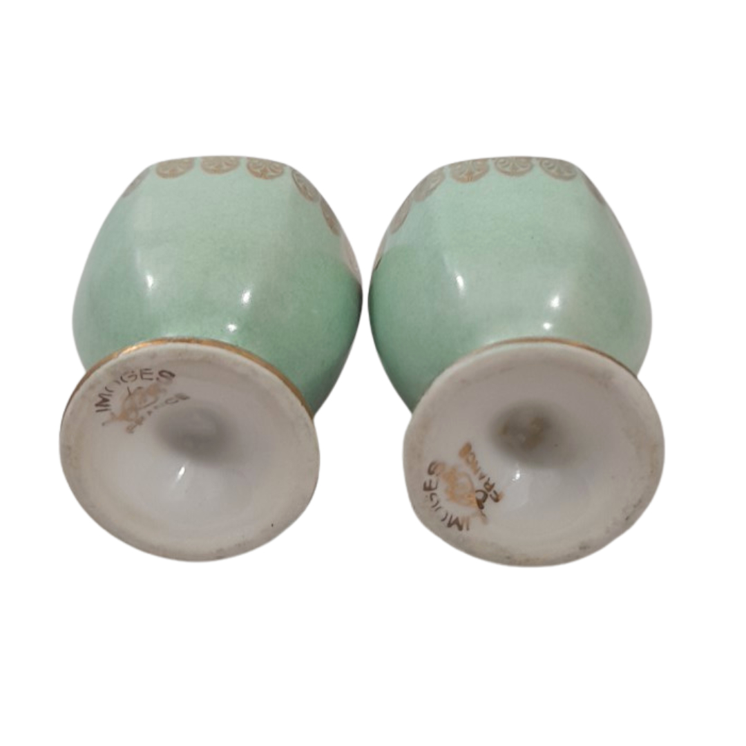 Voir photo 5 de Duo de coquetiers vintage en porcelaine de Limoges – Vert pastel et Dorure Duo de coquetiers vintage en porcelaine de Limoges – Vert pastel et Dorure Bon état reconditionné photo 5