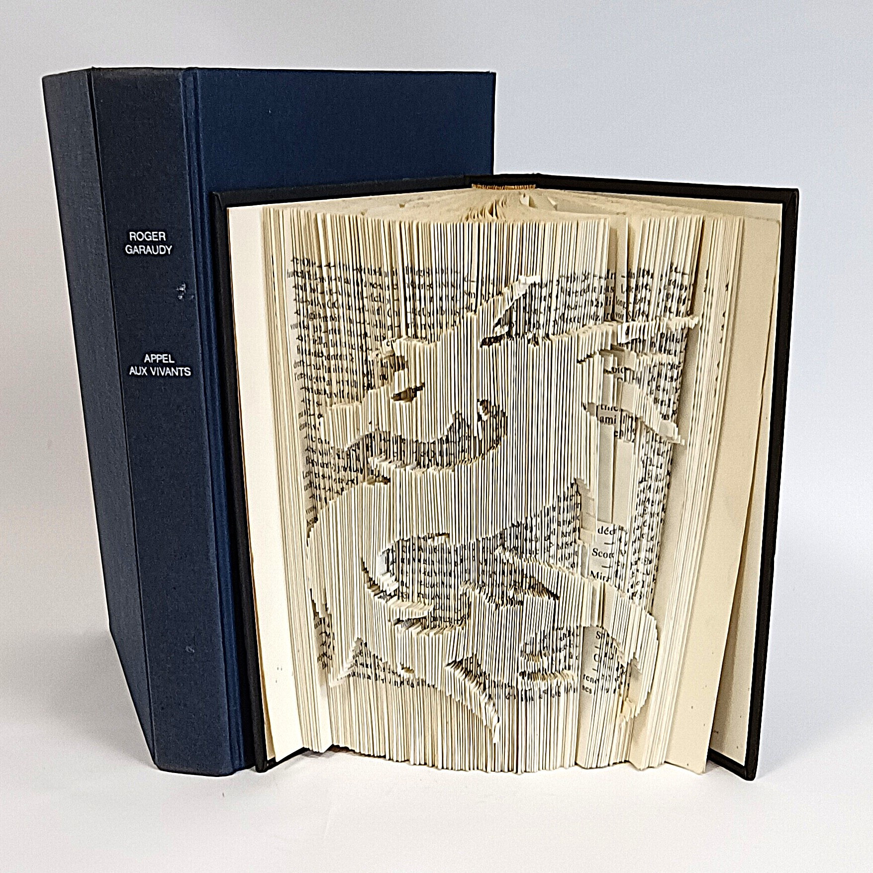 Voir photo 3 de Duo de livres pliés artistiques – Tête de cheval et dragon, sculptures décoratives en papier Duo de livres pliés artistiques – Tête de cheval et dragon, sculptures décoratives en papier Bon état reconditionné photo 3