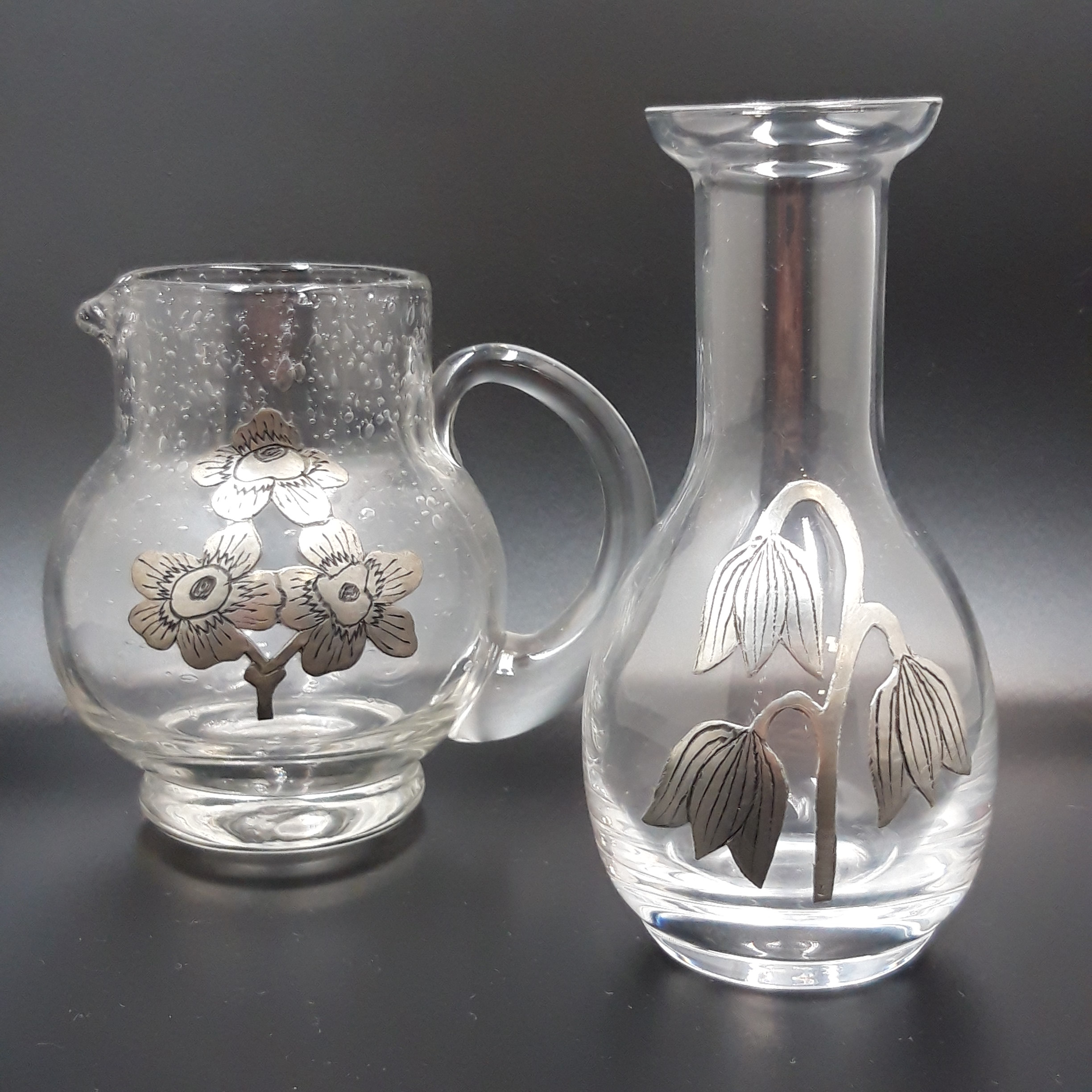 Duo de petit pichet de 25 cl + petit vase en verre déco en étain Bon état - 18,00 € Duo de petit pichet de 25 cl + petit vase en verre déco en étain Bon état reconditionné disponible sur Label Emmaüs