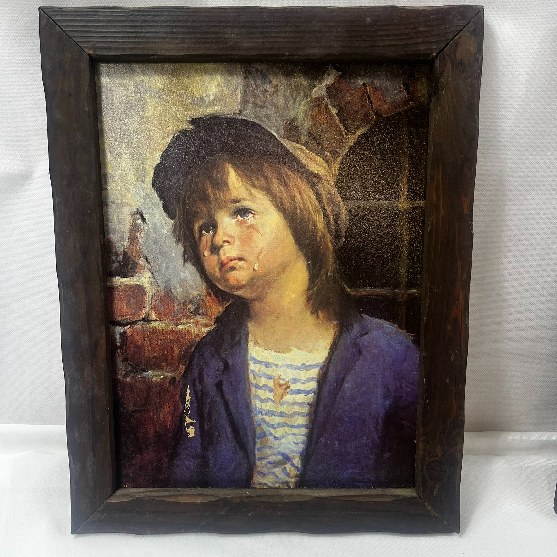 Voir photo 2 de Duo de tableaux rétro ( année 70) enfants en larme style Bragolin et fillette au chapeau , toile avec un encadrement en bois Duo de tableaux rétro ( année 70) enfants en larme style Bragolin et fillette au chapeau , toile avec un encadrement en bois Bon état reconditionné photo 2