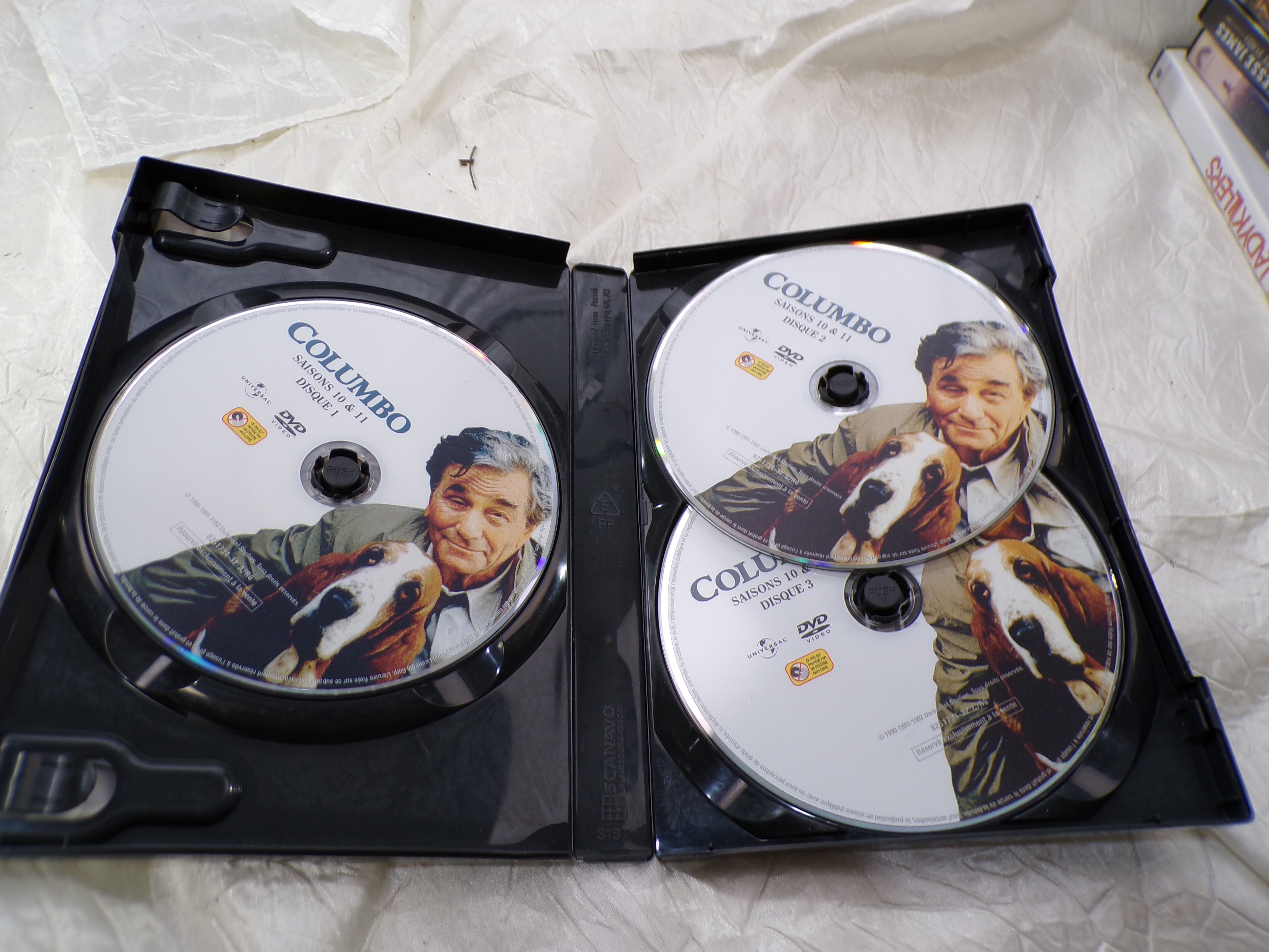 Voir photo 3 de DVD COLUMBO "L'intéregrale Saison 10 et 11" DVD COLUMBO "L'intéregrale Saison 10 et 11" Très bon état reconditionné photo 3