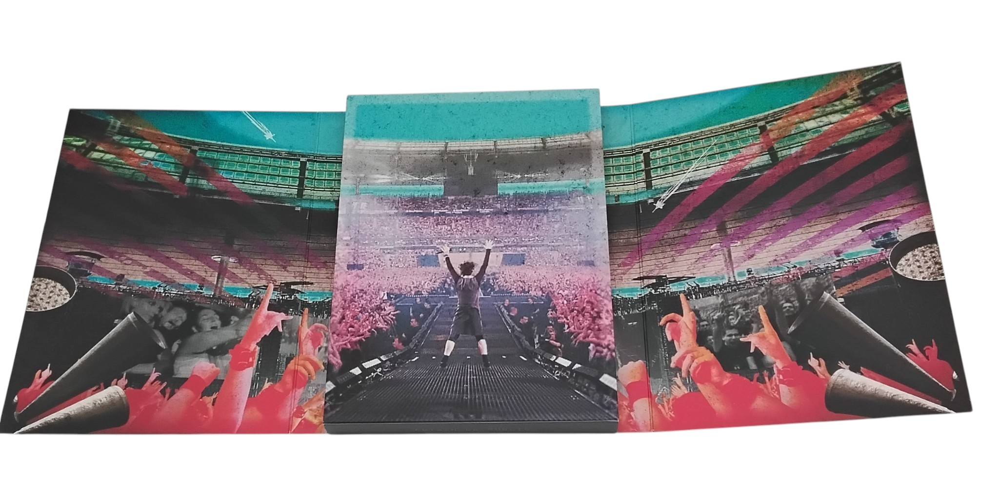 Voir photo 3 de DVD - Indochine "putain de stade" DVD - Indochine "putain de stade" Très bon état reconditionné photo 3