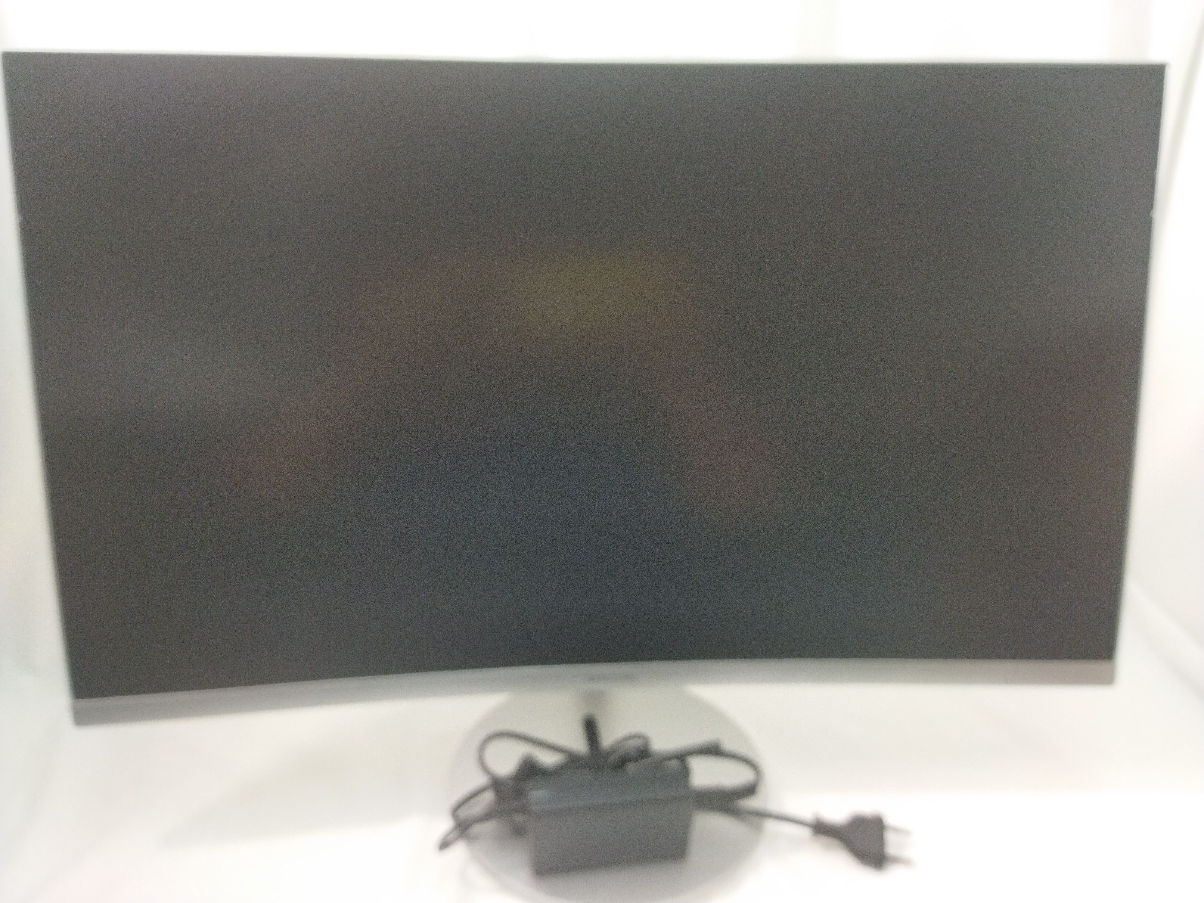 Voir photo 3 de Écran incurvé 27 pouces marque Samsung pour Pc en très bon état | Dero Écran incurvé 27 pouces marque Samsung pour Pc en très bon état Très bon état reconditionné photo 3 | Dero