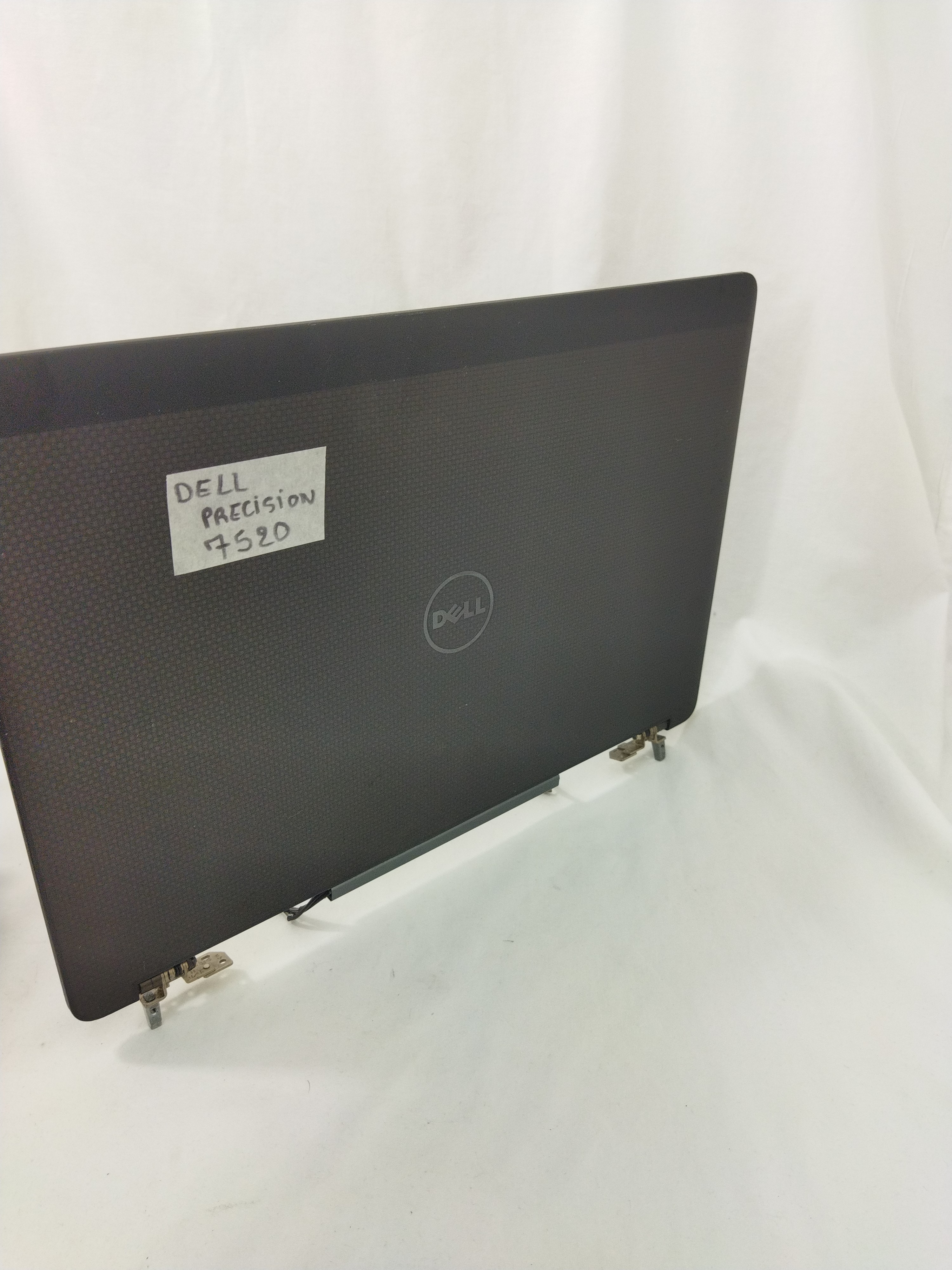 Voir photo 2 de Ecrans DELL precision 7520 Ecrans DELL precision 7520 Très bon état reconditionné photo 2