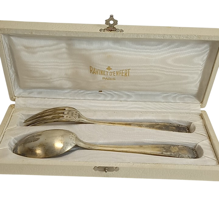Acheter Écrin duo fourchette + cuillère à soupe État correct - 10,00 € Écrin duo fourchette + cuillère à soupe État correct reconditionné disponible sur Label Emmaüs