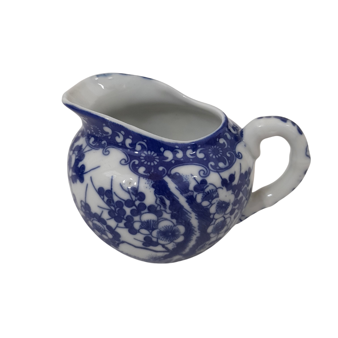 Voir photo 14 de Élégant Service à Thé Vintage en Porcelaine Fine du Japon – Motif Fleuri Bleu et Blanc Élégant Service à Thé Vintage en Porcelaine Fine du Japon – Motif Fleuri Bleu et Blanc Très bon état reconditionné photo 14