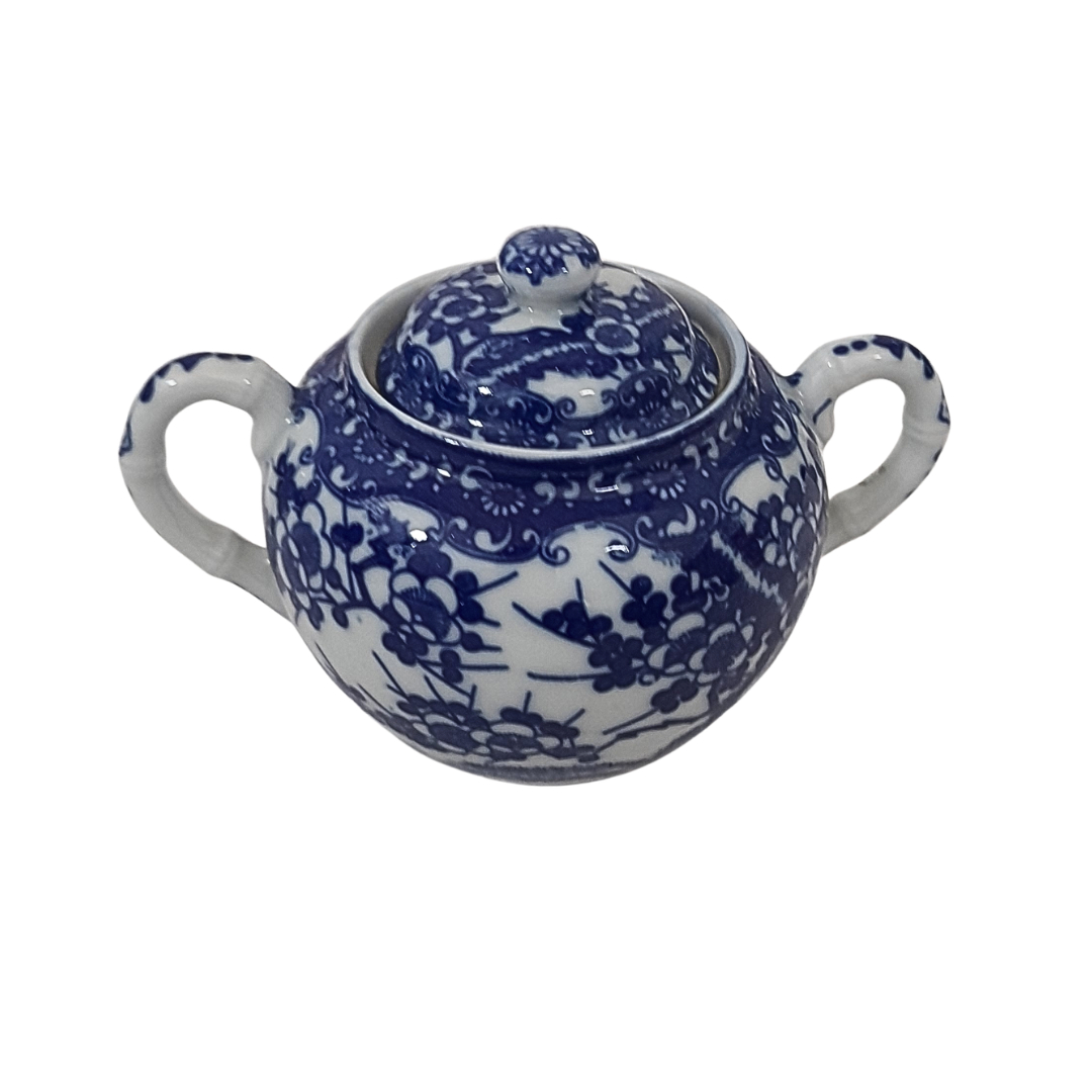 Voir photo 15 de Élégant Service à Thé Vintage en Porcelaine Fine du Japon – Motif Fleuri Bleu et Blanc Élégant Service à Thé Vintage en Porcelaine Fine du Japon – Motif Fleuri Bleu et Blanc Très bon état reconditionné photo 15