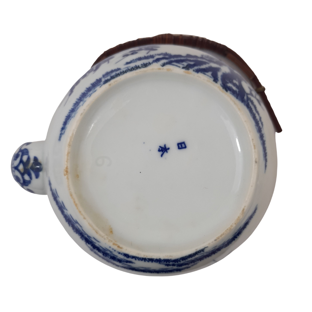 Voir photo 6 de Élégant Service à Thé Vintage en Porcelaine Fine du Japon – Motif Fleuri Bleu et Blanc Élégant Service à Thé Vintage en Porcelaine Fine du Japon – Motif Fleuri Bleu et Blanc Très bon état reconditionné photo 6