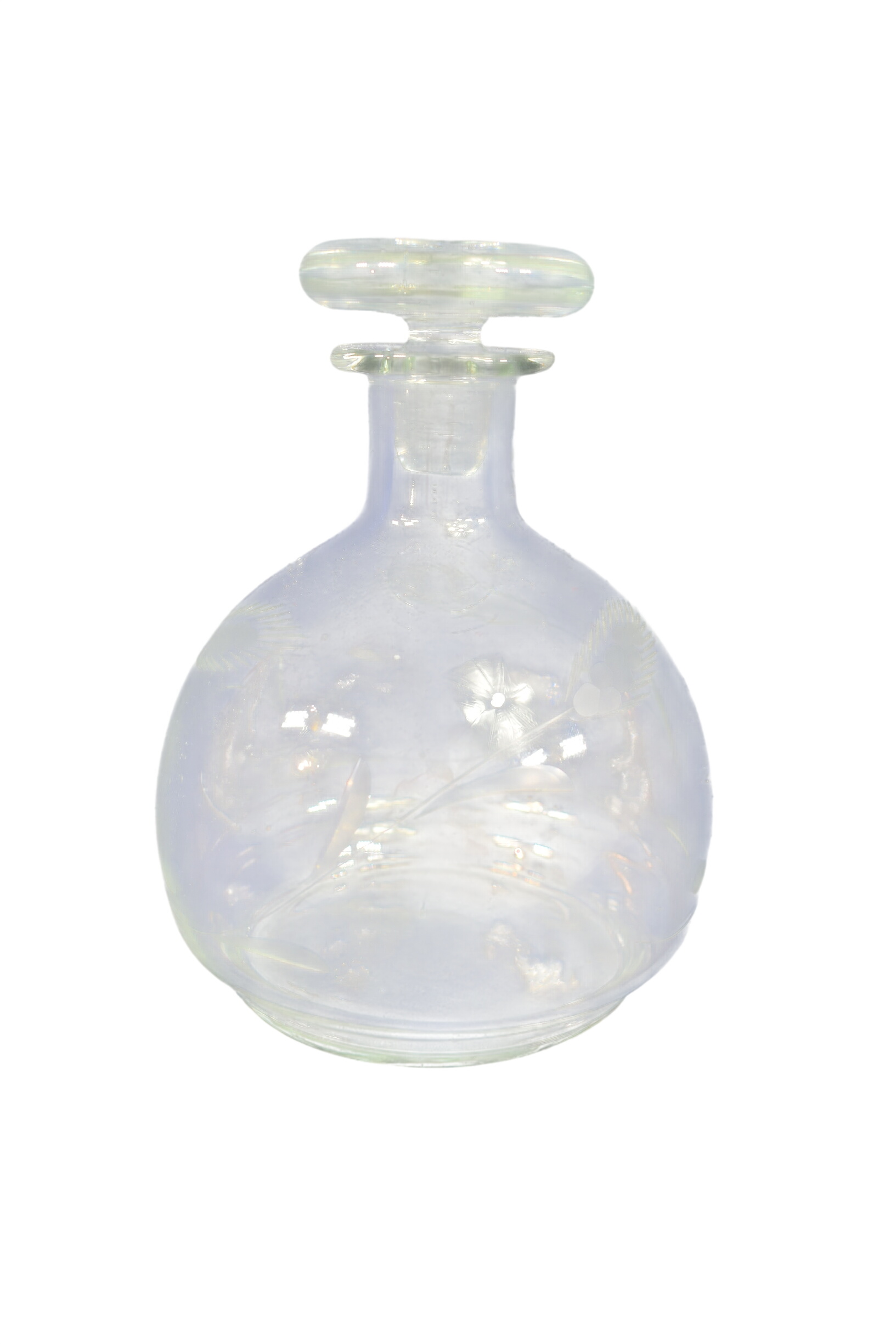 Élégante petite carafe boule "VINTAGE" (Hauteur 19 et diamètre 13 cm) à décor d'épis de blé gravés et bouchon (diamètre 6.5 cm.) Bon état - 17,00 € Élégante petite carafe boule "VINTAGE" (Hauteur 19 et diamètre 13 cm) à décor d'épis de blé gravés et bouchon (diamètre 6.5 cm.) Bon état reconditionné disponible sur Label Emmaüs