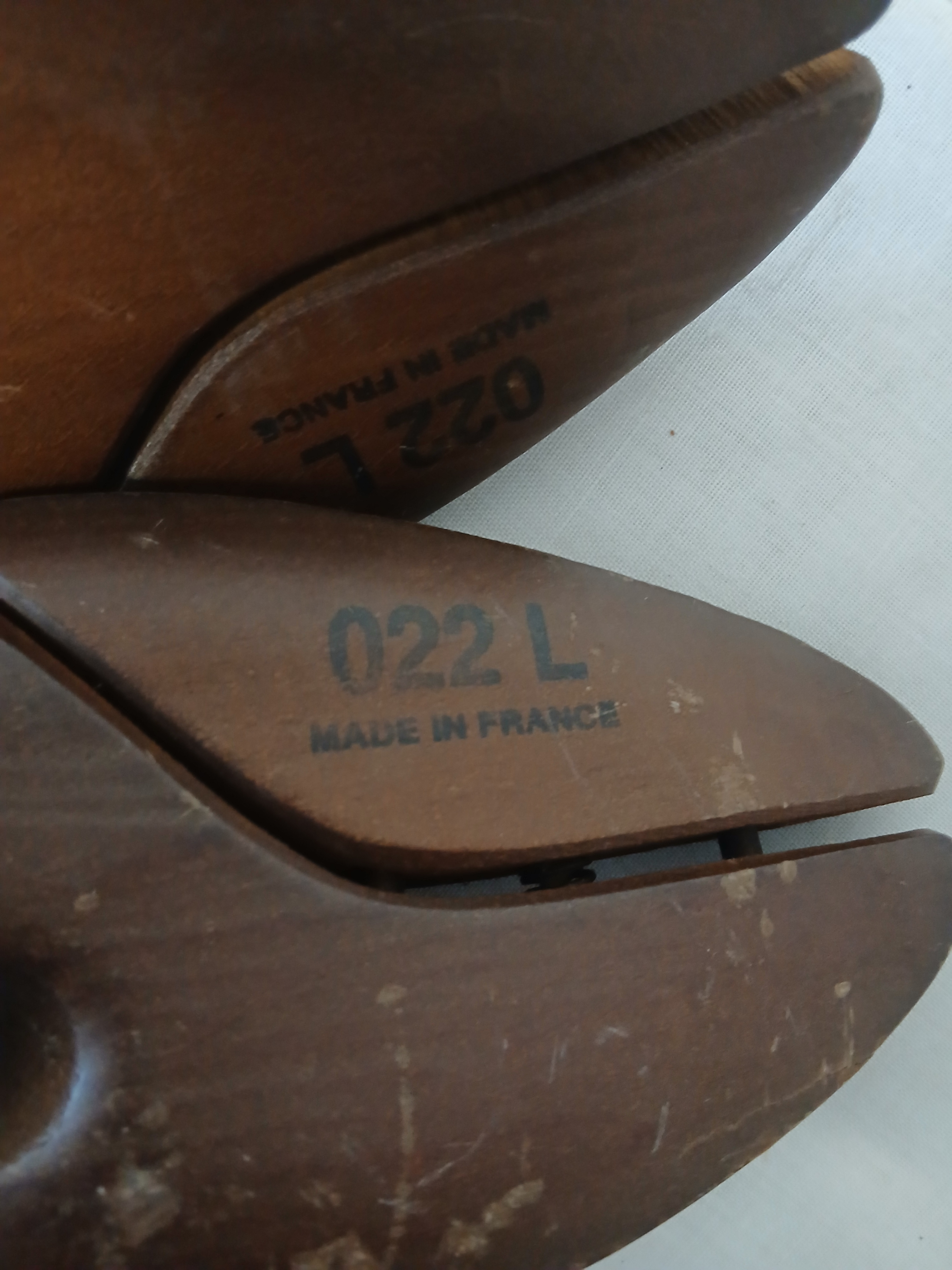 Voir photo 3 de Embauchoir en bois pour chaussures (longueur 29 cm soit taille 45) Embauchoir en bois pour chaussures (longueur 29 cm soit taille 45) Bon état reconditionné photo 3