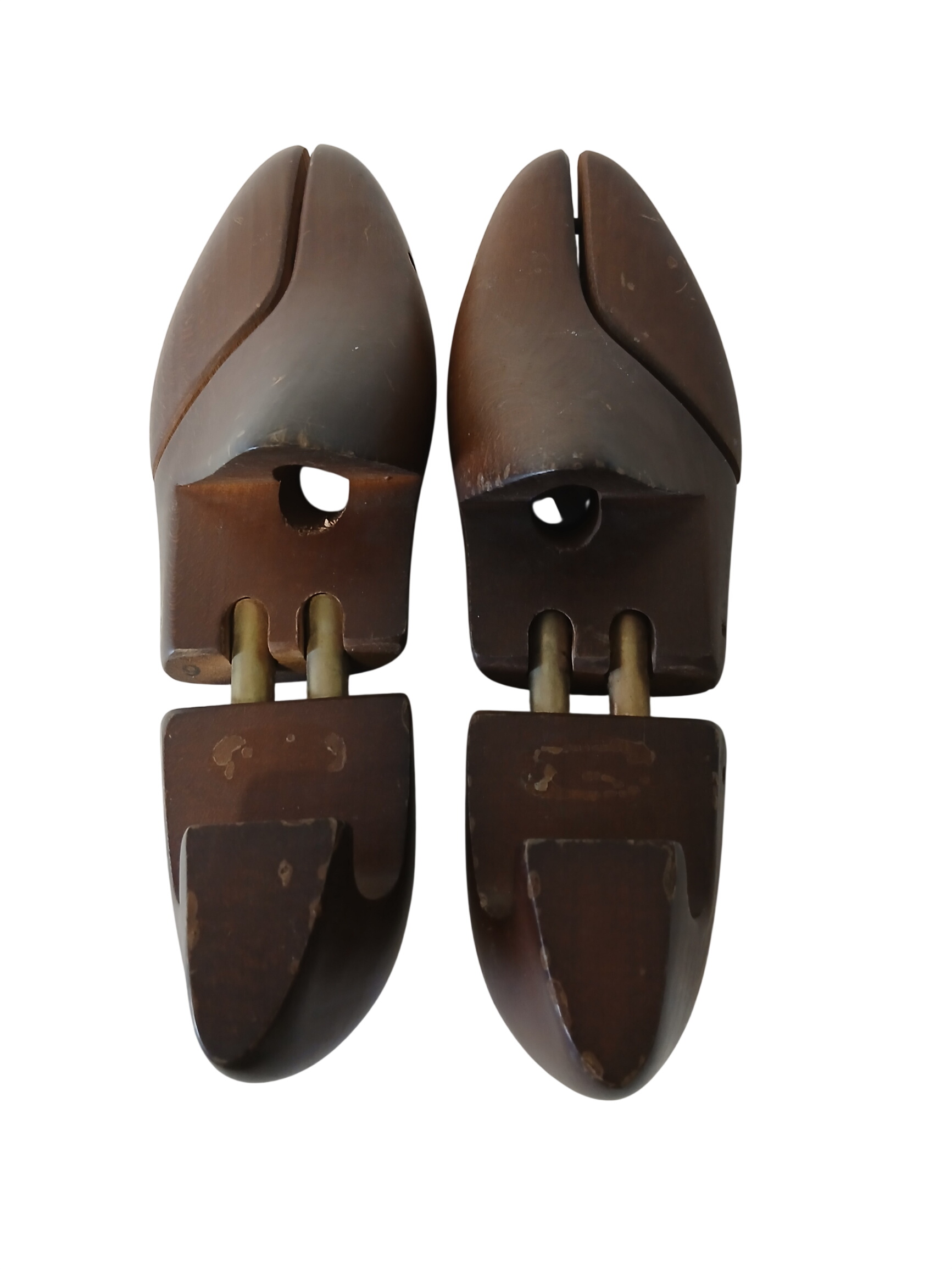 Acheter Embauchoir en bois pour chaussures (longueur 29 cm soit taille 45) Bon état - 10,00 € Embauchoir en bois pour chaussures (longueur 29 cm soit taille 45) Bon état reconditionné disponible sur Label Emmaüs