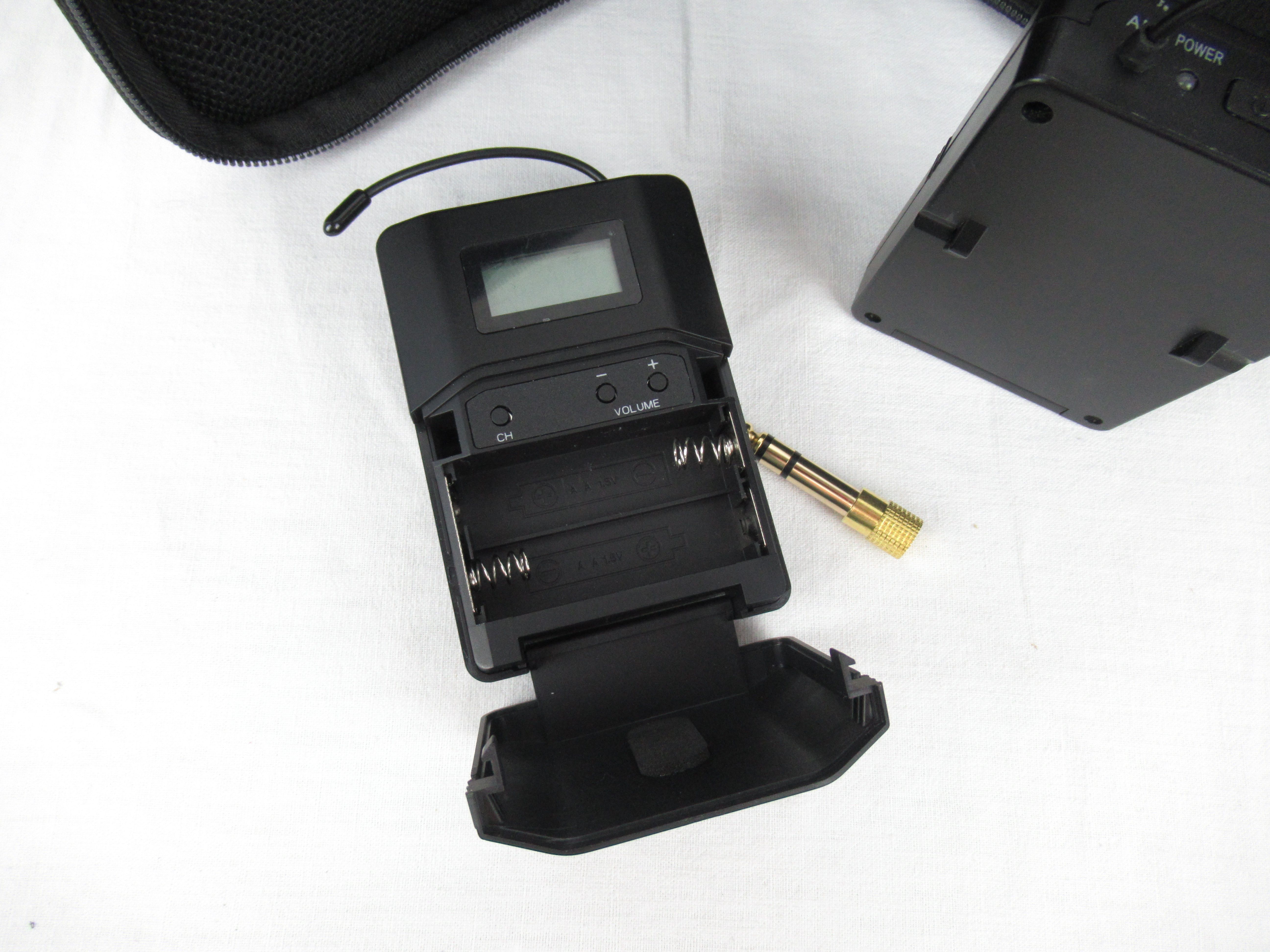 Voir photo 4 de Émetteur récepteur microphone M8 Émetteur récepteur microphone M8 Bon état reconditionné photo 4