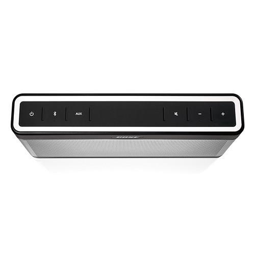 Voir photo 2 de Enceinte Bluetooth Bose SoundLink III - Argent/Noir | Dero Enceinte Bluetooth Bose SoundLink III - Argent/Noir Reconditionné Bose reconditionné photo 2 | Dero