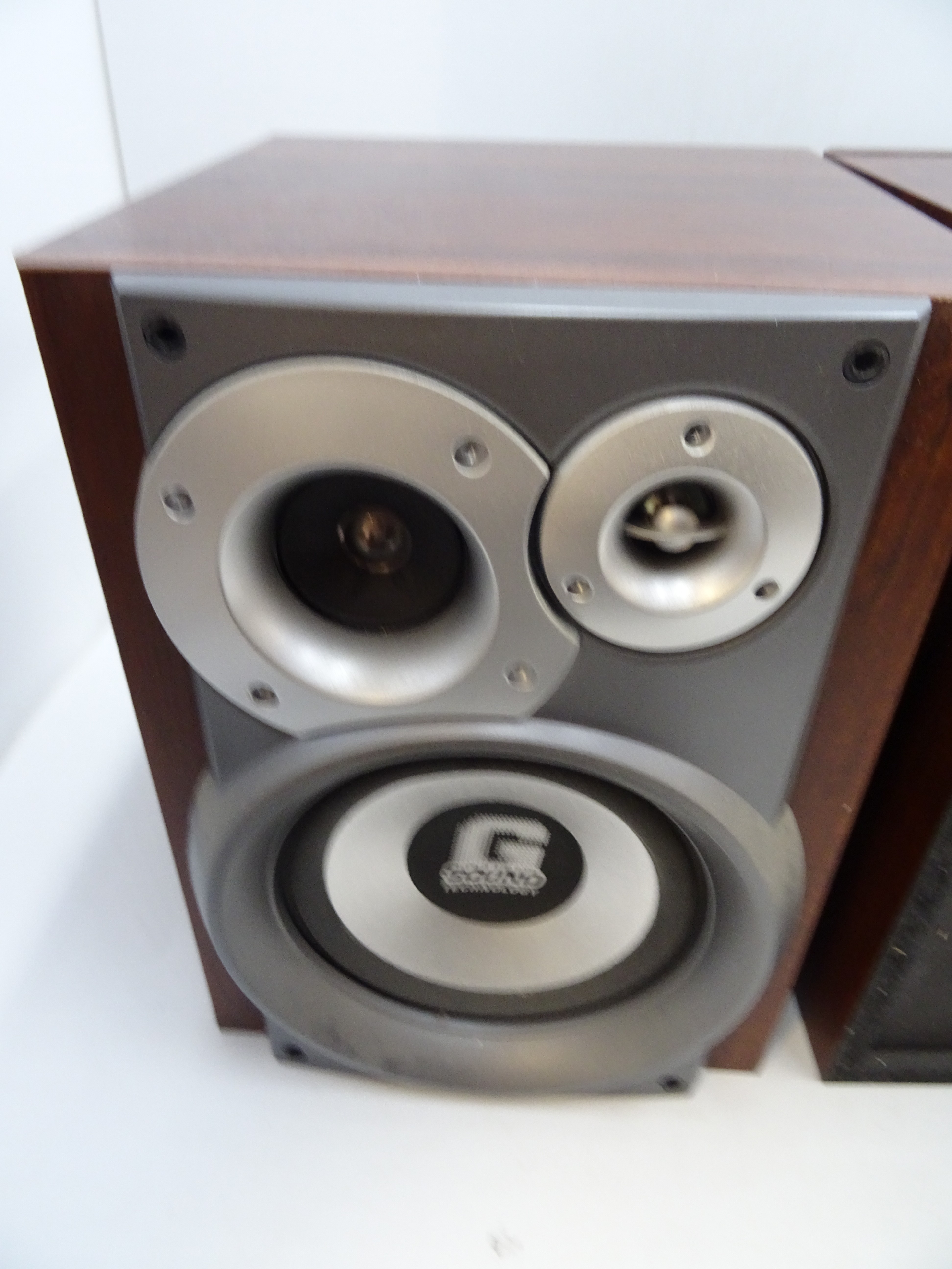 Voir photo 2 de Enceinte Philips FB 880 GS décors bois. Enceinte Philips FB 880 GS décors bois. Très bon état reconditionné photo 2