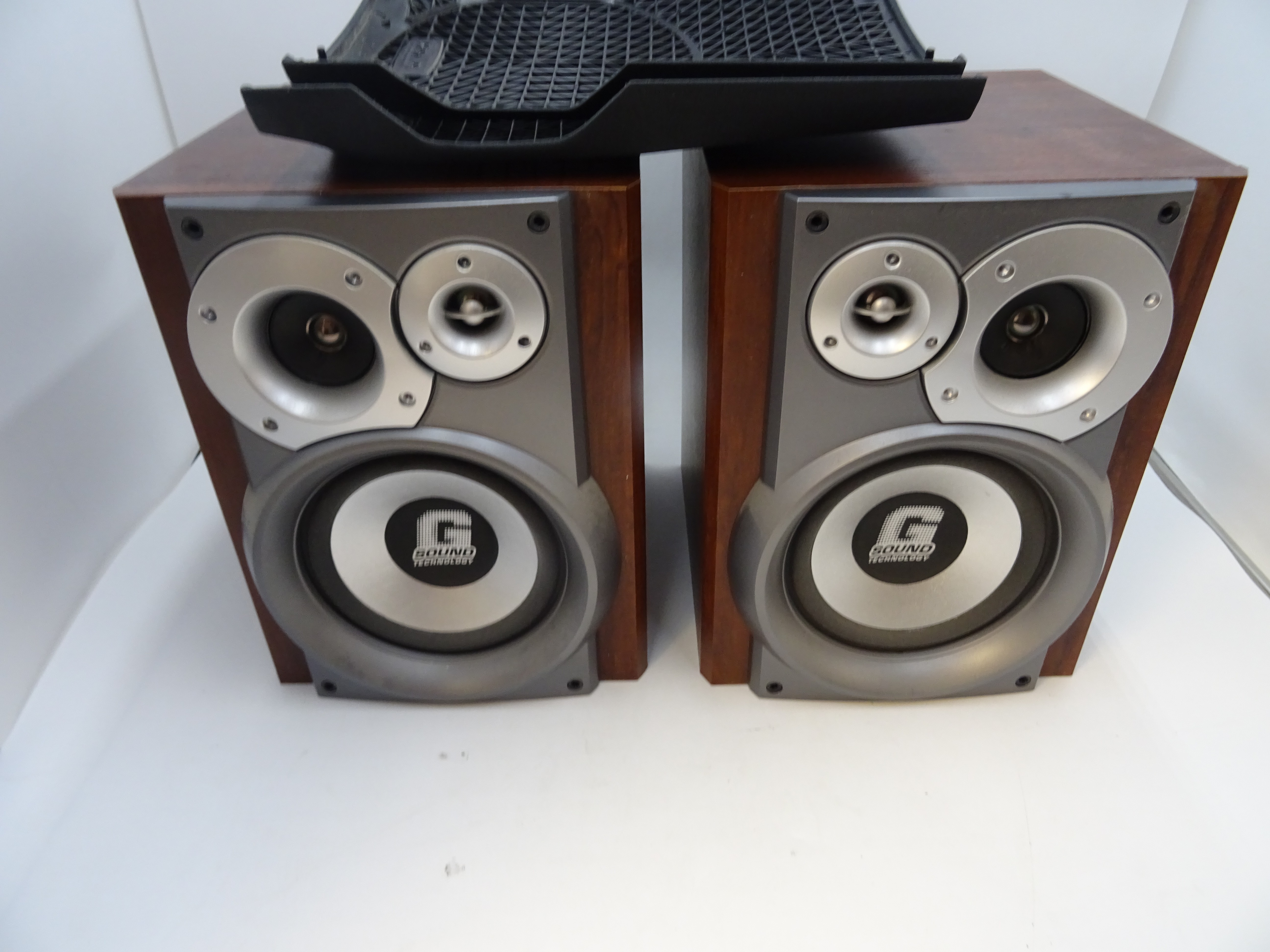 Voir photo 3 de Enceinte Philips FB 880 GS décors bois. Enceinte Philips FB 880 GS décors bois. Très bon état reconditionné photo 3