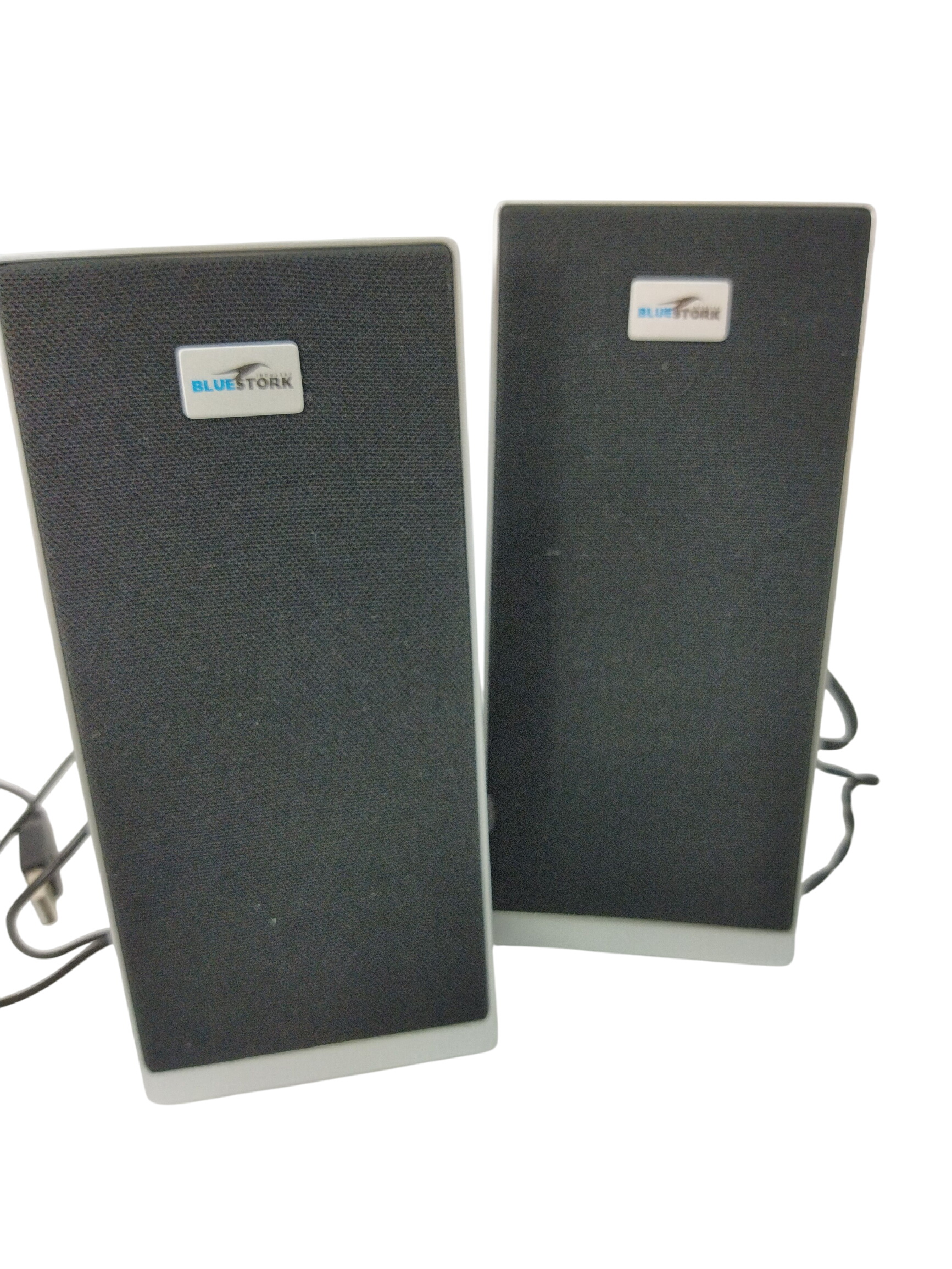 Enceintes pour votre Pc Portable ou bureau en très bon état et propres-Marque BlueStork Très bon état - 11,00 € Enceintes pour votre Pc Portable ou bureau en très bon état et propres-Marque BlueStork Très bon état reconditionné disponible sur Label Emmaüs