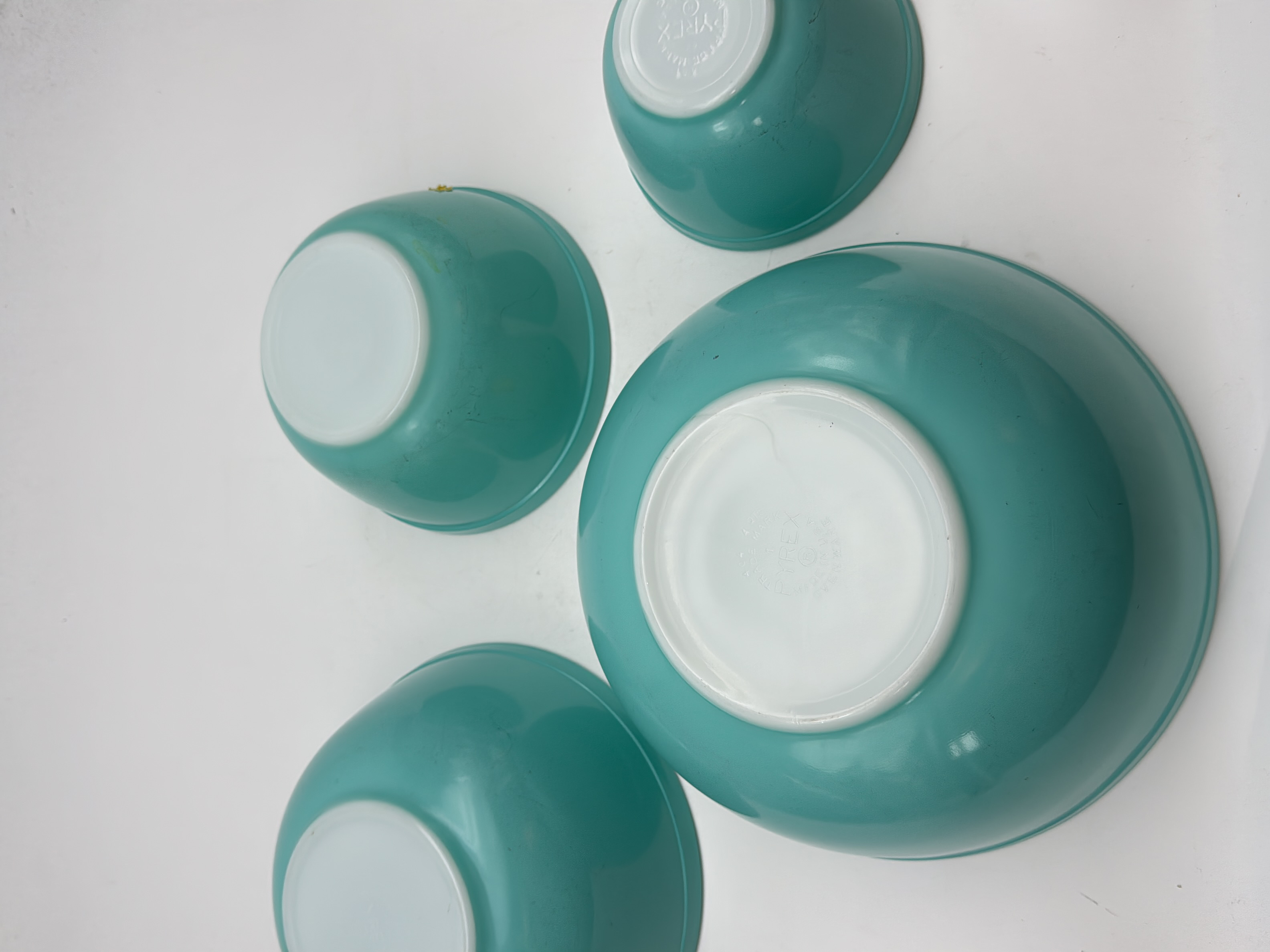 Voir photo 10 de Ensemble 4 Bols Pyrex Vintage Turquoise Ensemble 4 Bols Pyrex Vintage Turquoise Bon état reconditionné photo 10