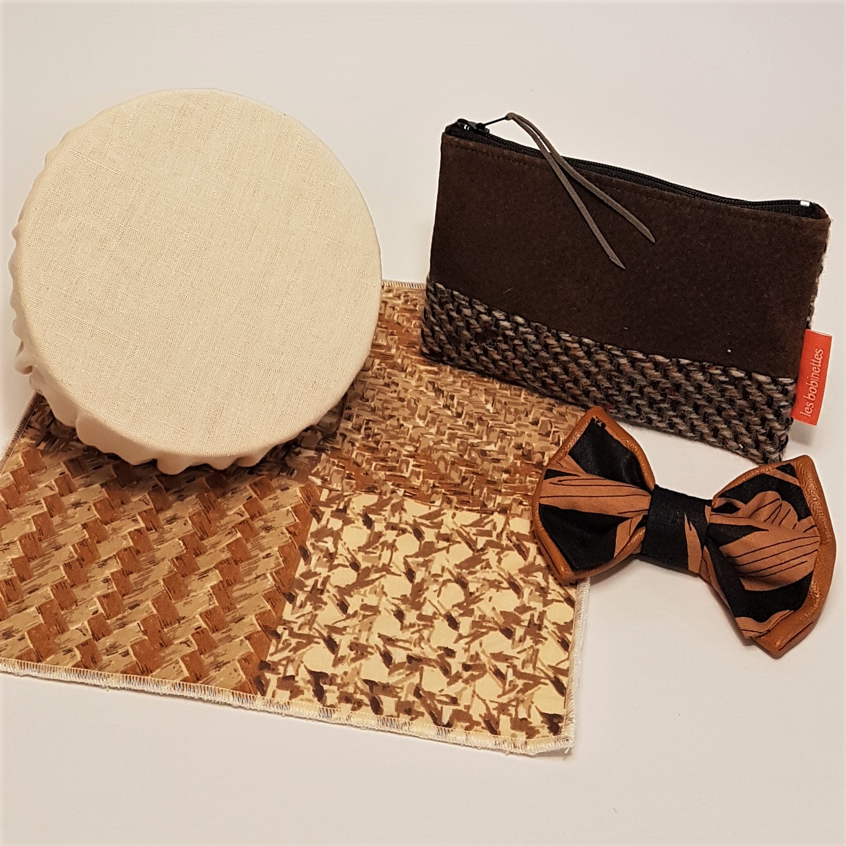 Ensemble 4 pièces écoresponsable pour les hommes qui ont du style du petit déjeuner au soir ok Parfait état - 29,00 € Ensemble 4 pièces écoresponsable pour les hommes qui ont du style du petit déjeuner au soir ok Parfait état reconditionné disponible sur Label Emmaüs