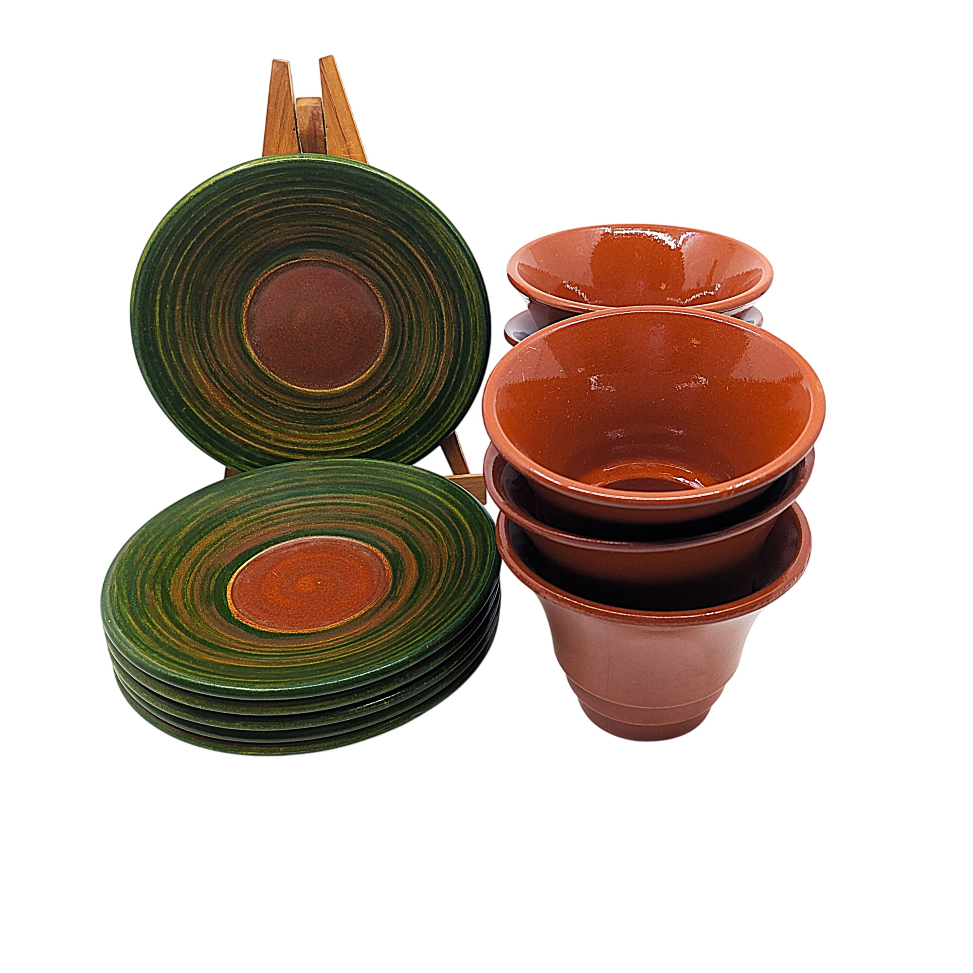 Acheter Ensemble 6 assiettes brune et verte céramique Création Vieux Manoir de St Clément France et 6 tasses céramique brune Vintage Très bon état - 25,00 € Ensemble 6 assiettes brune et verte céramique Création Vieux Manoir de St Clément France et 6 tasses céramique brune Vintage Très bon état reconditionné disponible sur Label Emmaüs
