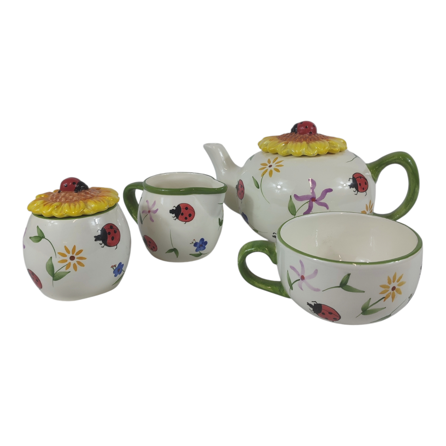 Acheter Ensemble à café fleurs et coccinelles Bon état - 10,00 € Ensemble à café fleurs et coccinelles Bon état reconditionné disponible sur Label Emmaüs