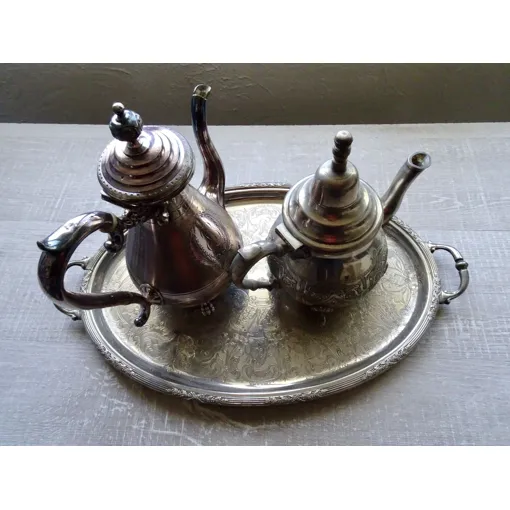 Ensemble Cafetière Et Théière, Avec Leur Plateau, En Métal Argenté occasion - 120,01 € Ensemble Cafetière Et Théière, Avec Leur Plateau, En Métal Argenté occasion reconditionné disponible sur Rakuten