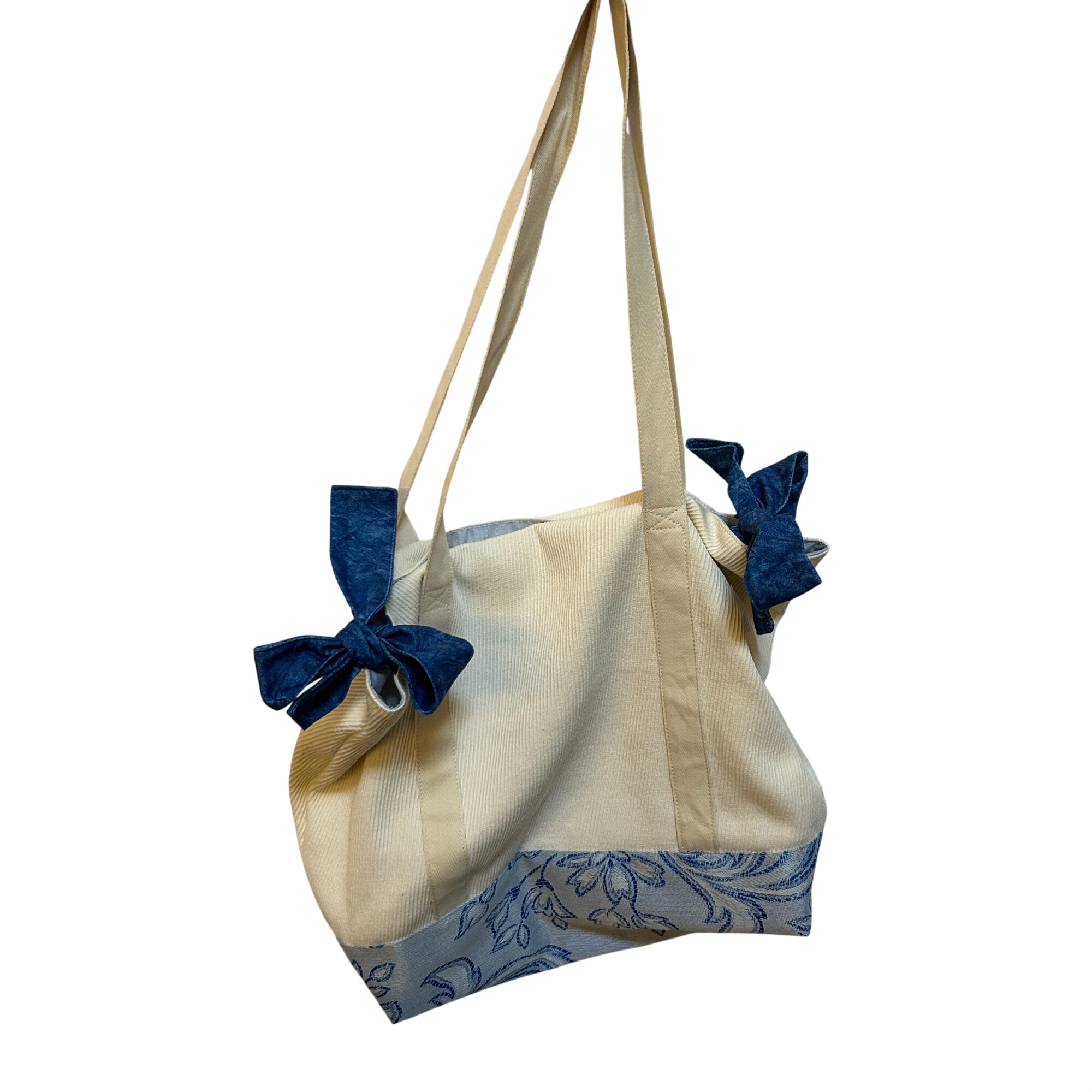 Ensemble chapeau + sac de plage - 100% matières recyclées - Etoffe Meuse Parfait état - 45,00 € Ensemble chapeau + sac de plage - 100% matières recyclées - Etoffe Meuse Parfait état reconditionné disponible sur Label Emmaüs