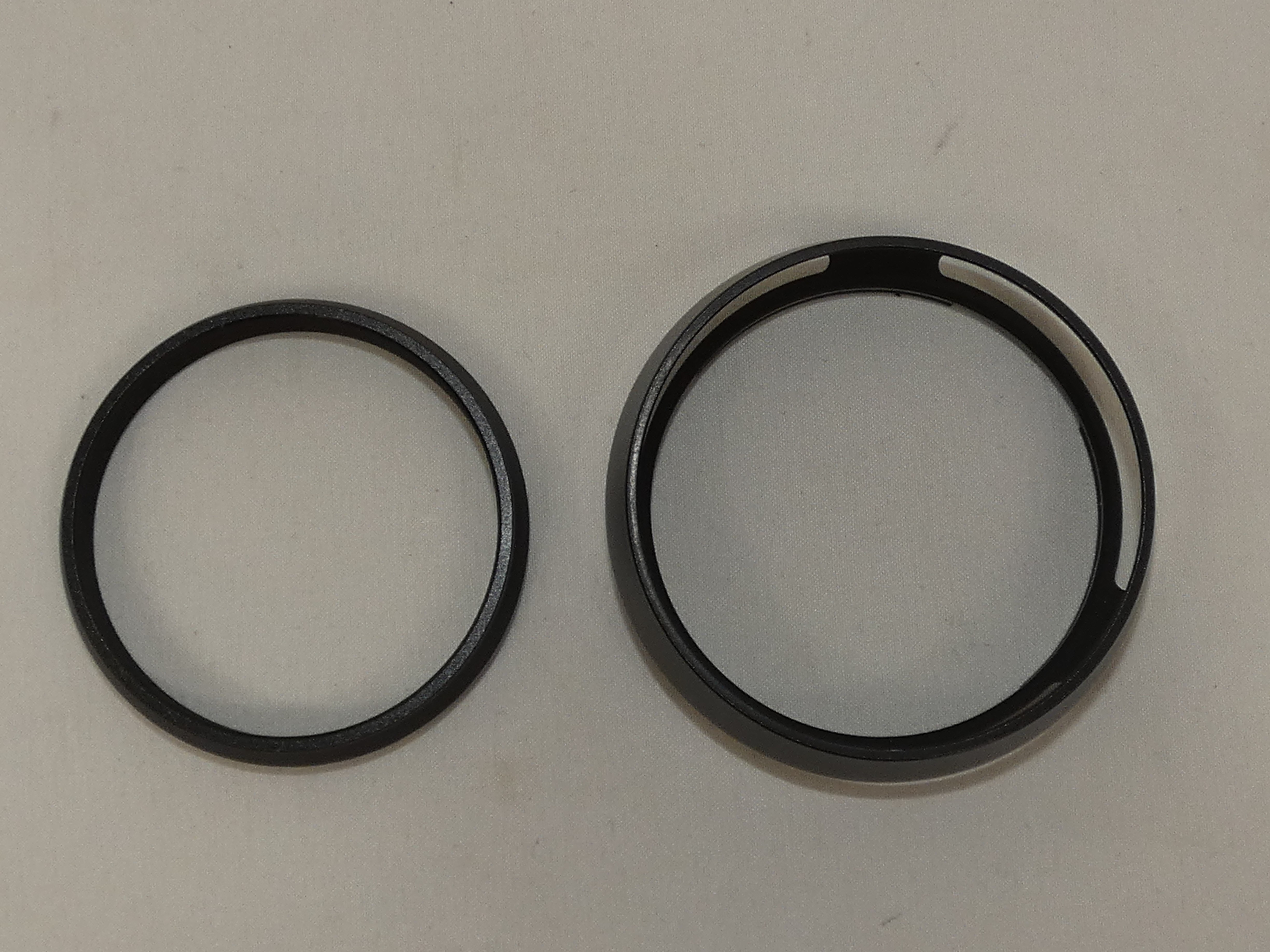 Voir photo 9 de Ensemble d'accessoires photographiques pare-soleil ajouré en métal JJC modèle LH-X100 avec bague d'adaptation pour filtre modèle LA-49X100, deux tubes d'allonge macro VILTROX DG-FU de 10 et 16 mm pour appareils photo hybrides Fujifilm X Ensemble d'accessoires photographiques pare-soleil ajouré en métal JJC modèle LH-X100 avec bague d'adaptation pour filtre modèle LA-49X100, deux tubes d'allonge macro VILTROX DG-FU de 10 et 16 mm pour appareils photo hybrides Fujifilm X très bon état reconditionné photo 9