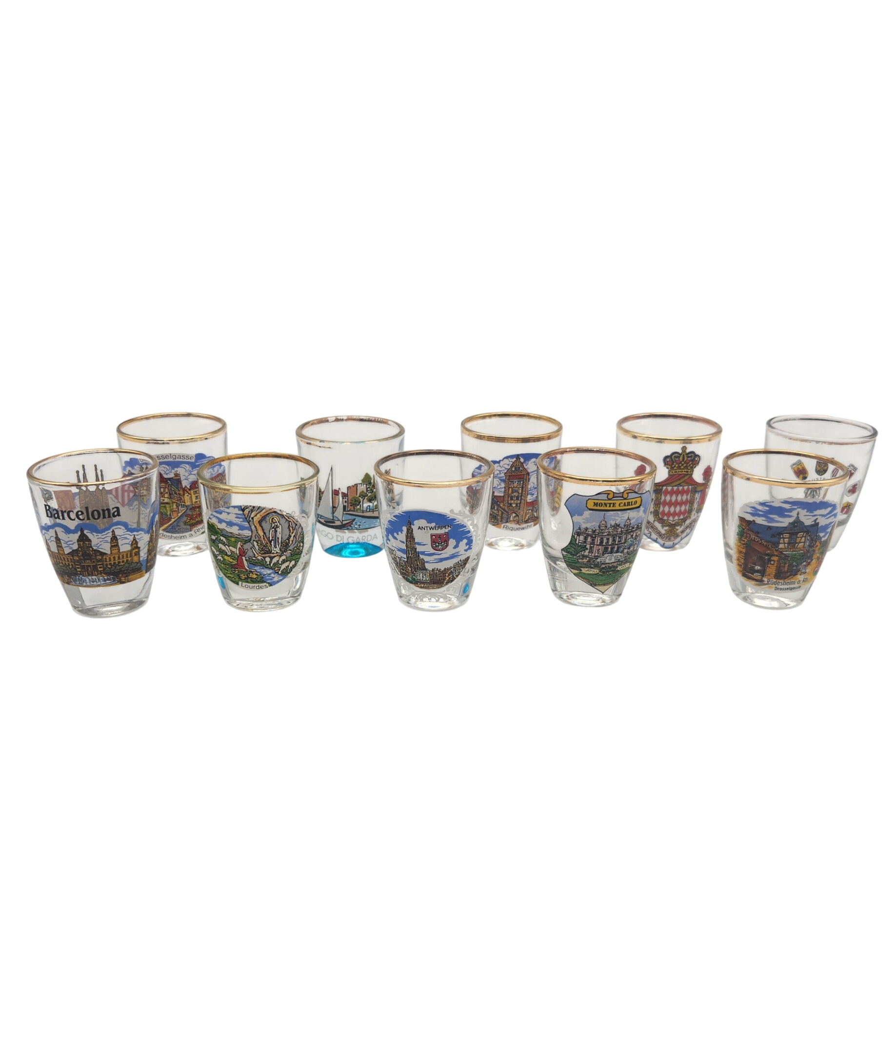 Acheter Ensemble de 10 petits verres à liqueur de collection Très bon état - 10,00 € Ensemble de 10 petits verres à liqueur de collection Très bon état reconditionné disponible sur Label Emmaüs