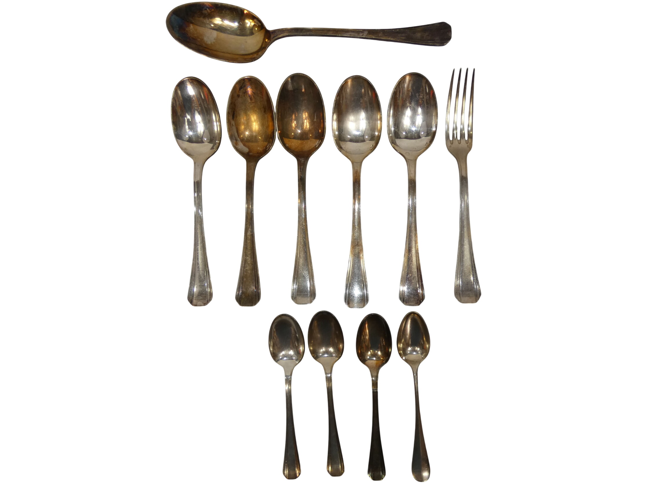 Ensemble de 11 couverts en métal argenté CHRISTOFLE - 49,00 € Ensemble de 11 couverts en métal argenté CHRISTOFLE reconditionné disponible sur Label Emmaüs