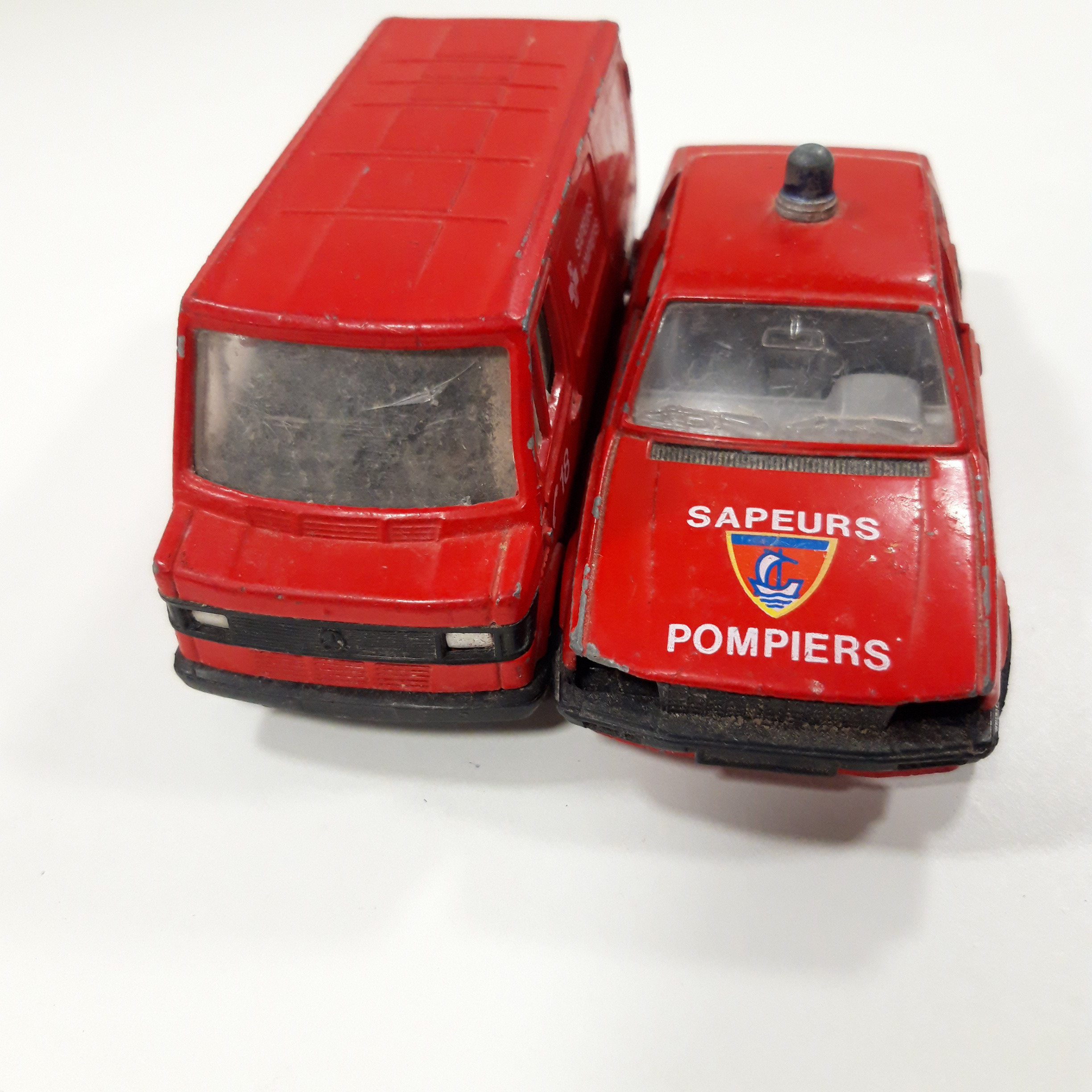 Voir photo 3 de Ensemble de 2 voitures de collection Sapeurs Pompiers Corgi Ensemble de 2 voitures de collection Sapeurs Pompiers Corgi État correct reconditionné photo 3