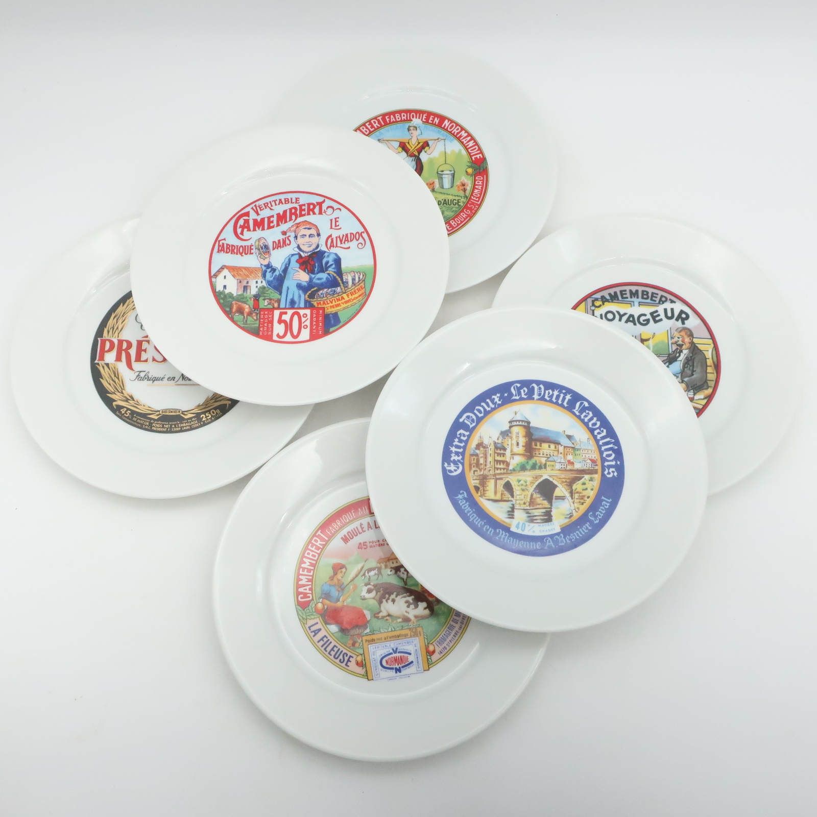 Voir photo 3 de Ensemble de 6 assiettes à fromage " Président " en porcelaine de Limoges Yves Deshoulières dans leurs boite en carton Ensemble de 6 assiettes à fromage " Président " en porcelaine de Limoges Yves Deshoulières dans leurs boite en carton Très bon état reconditionné photo 3