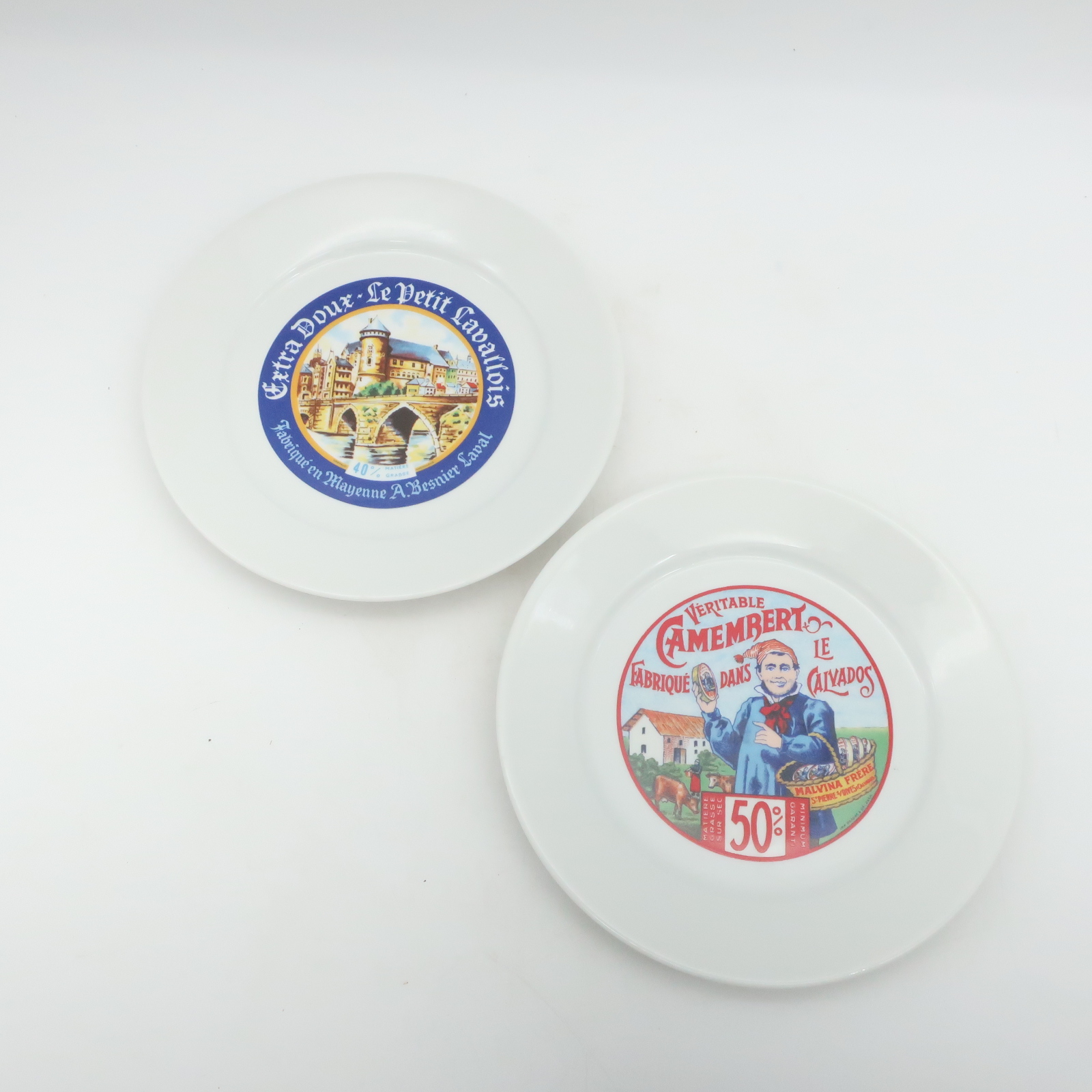 Voir photo 8 de Ensemble de 6 assiettes à fromage " Président " en porcelaine de Limoges Yves Deshoulières dans leurs boite en carton Ensemble de 6 assiettes à fromage " Président " en porcelaine de Limoges Yves Deshoulières dans leurs boite en carton Très bon état reconditionné photo 8
