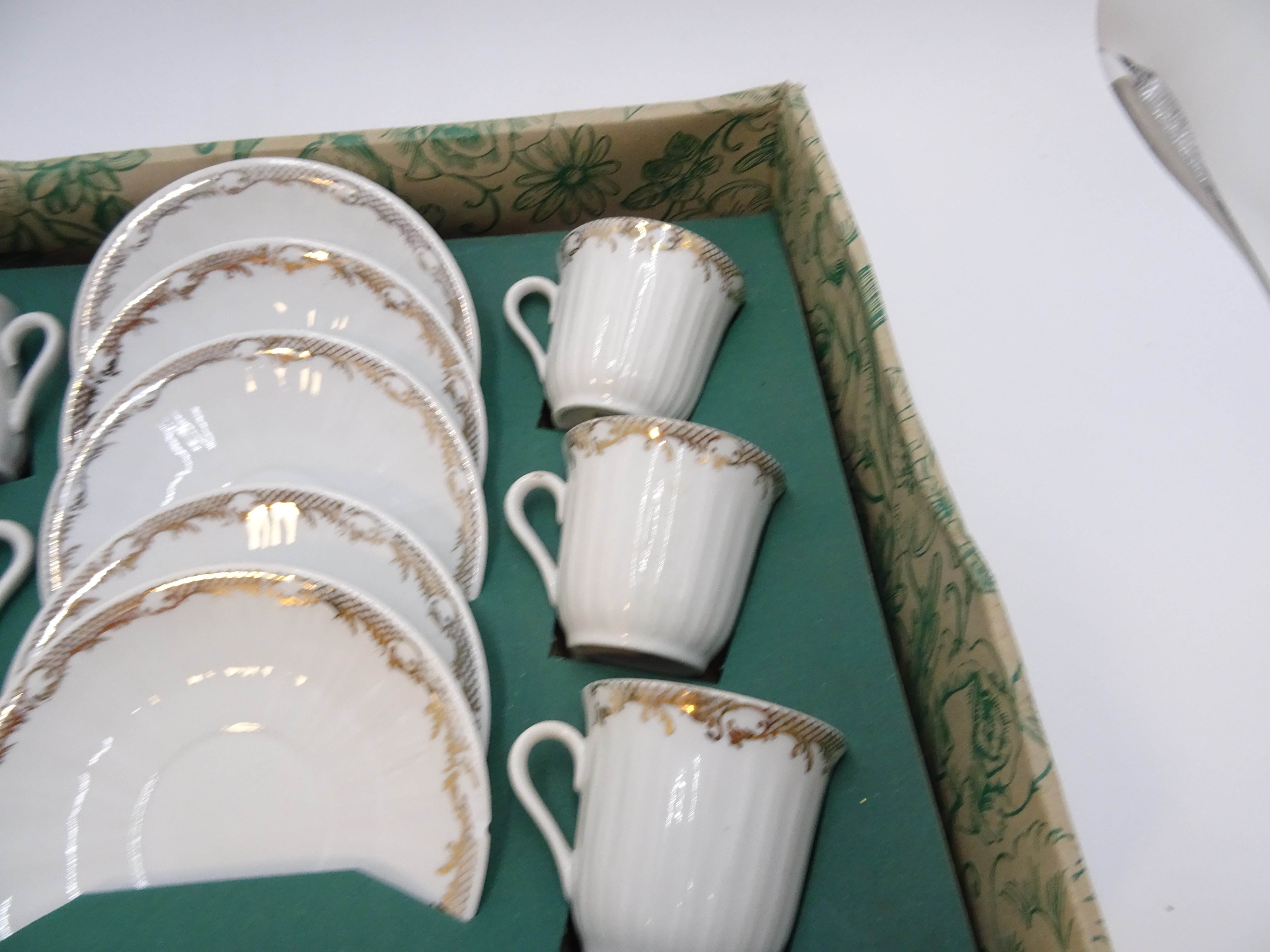 Voir photo 9 de Ensemble de 6 tasses et sous tasses en porcelaine vintage. Ensemble de 6 tasses et sous tasses en porcelaine vintage. Bon état reconditionné photo 9