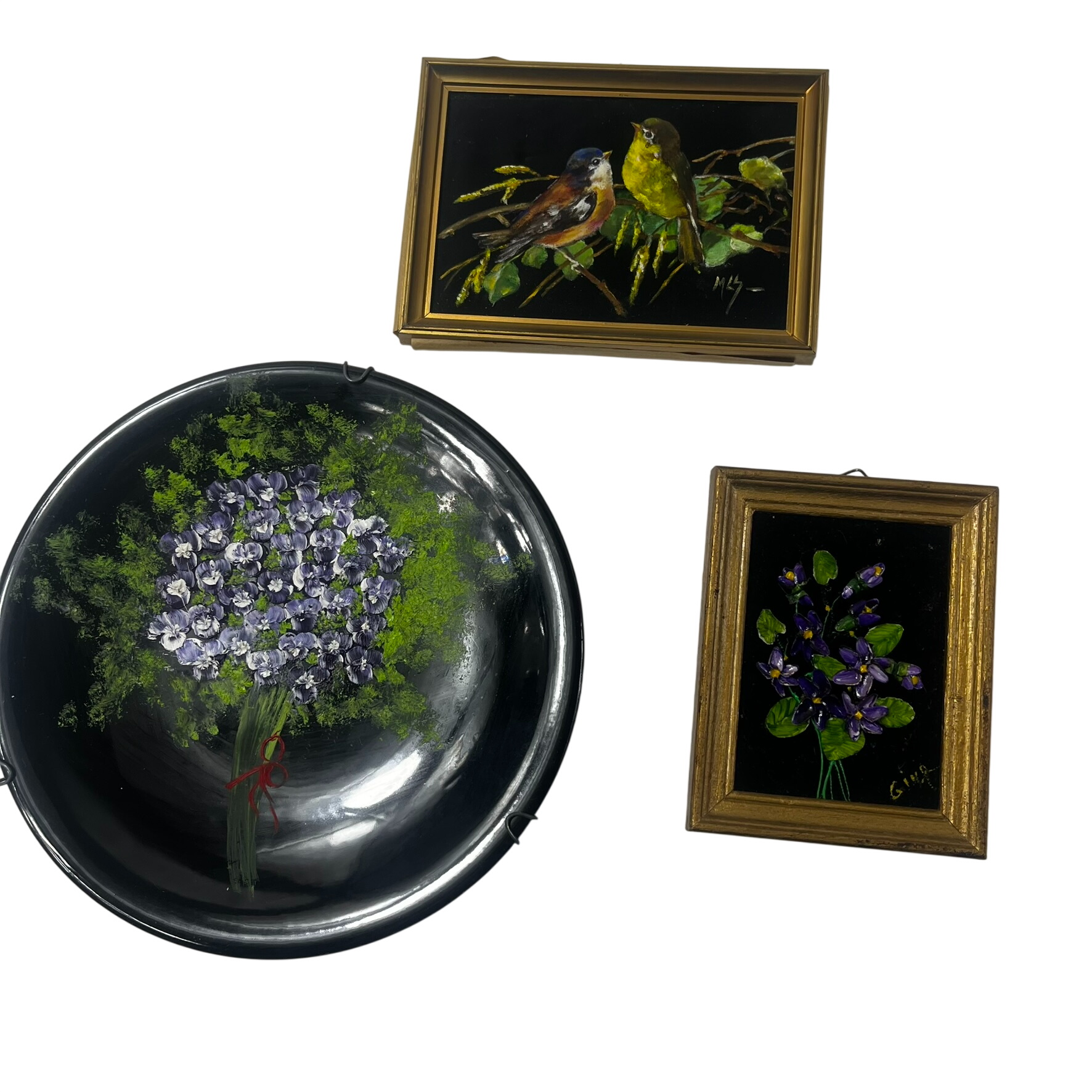 Ensemble de décoration murale peinte à la main une assiette de 22 cm de diamètre et 2 cadres (16*12 et 16*13) Très bon état - 26,00 € Ensemble de décoration murale peinte à la main une assiette de 22 cm de diamètre et 2 cadres (16*12 et 16*13) Très bon état reconditionné disponible sur Label Emmaüs