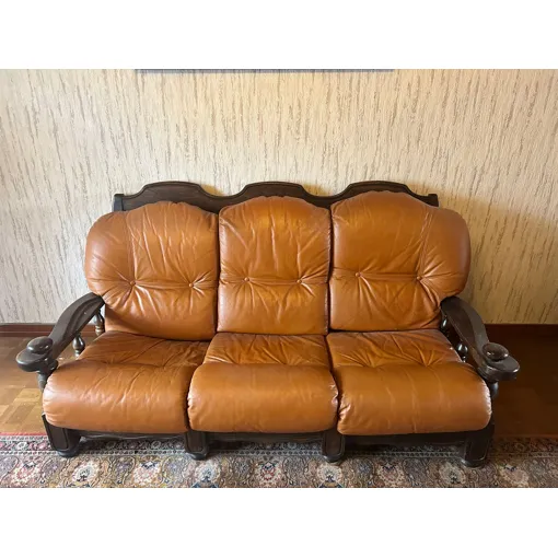 Ensemble De Salon (Canapé Et Fauteuils) En Cuir Et Bois Bon état reconditionné disponible sur Rakuten