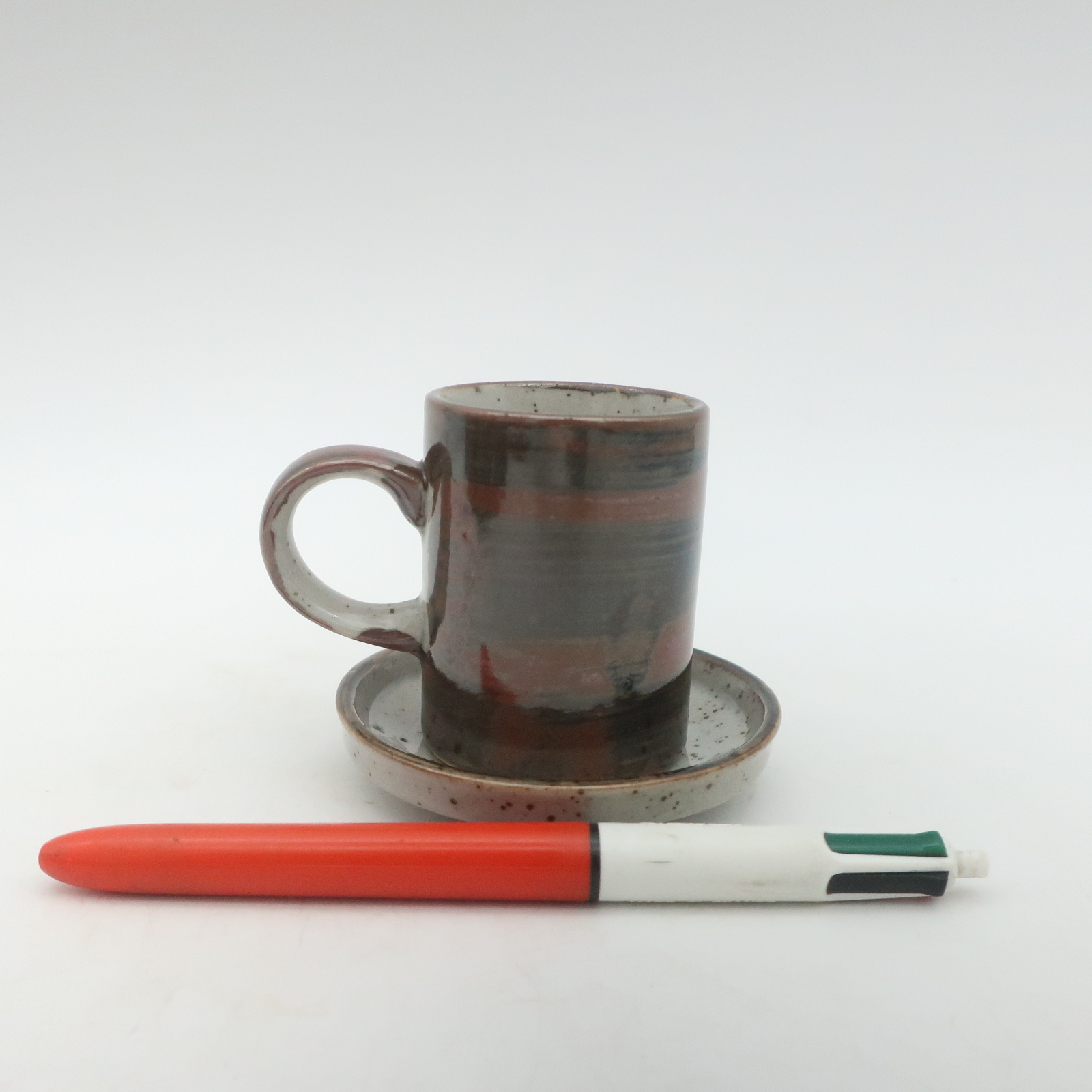Voir photo 10 de Ensemble de12 Tasses et Sous-Tasses vintage (1970) grès paysan Japan Ensemble de12 Tasses et Sous-Tasses vintage (1970) grès paysan Japan Très bon état reconditionné photo 10