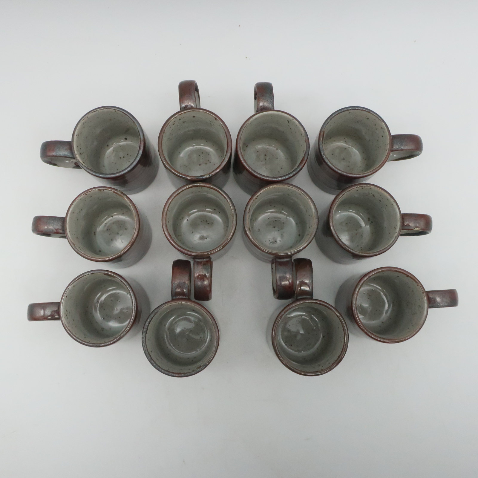 Voir photo 6 de Ensemble de12 Tasses et Sous-Tasses vintage (1970) grès paysan Japan Ensemble de12 Tasses et Sous-Tasses vintage (1970) grès paysan Japan Très bon état reconditionné photo 6