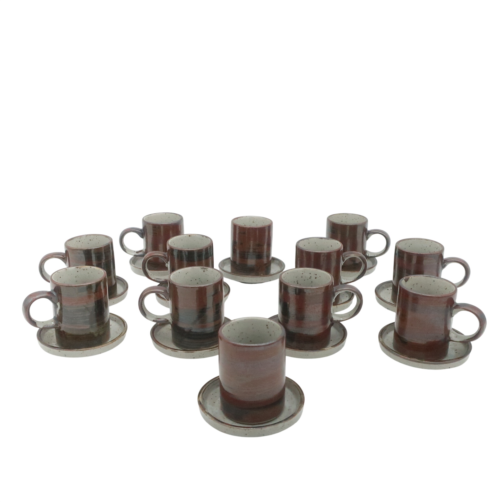 Ensemble de12 Tasses et Sous-Tasses vintage (1970) grès paysan Japan Très bon état - 16,00 € Ensemble de12 Tasses et Sous-Tasses vintage (1970) grès paysan Japan Très bon état reconditionné disponible sur Label Emmaüs