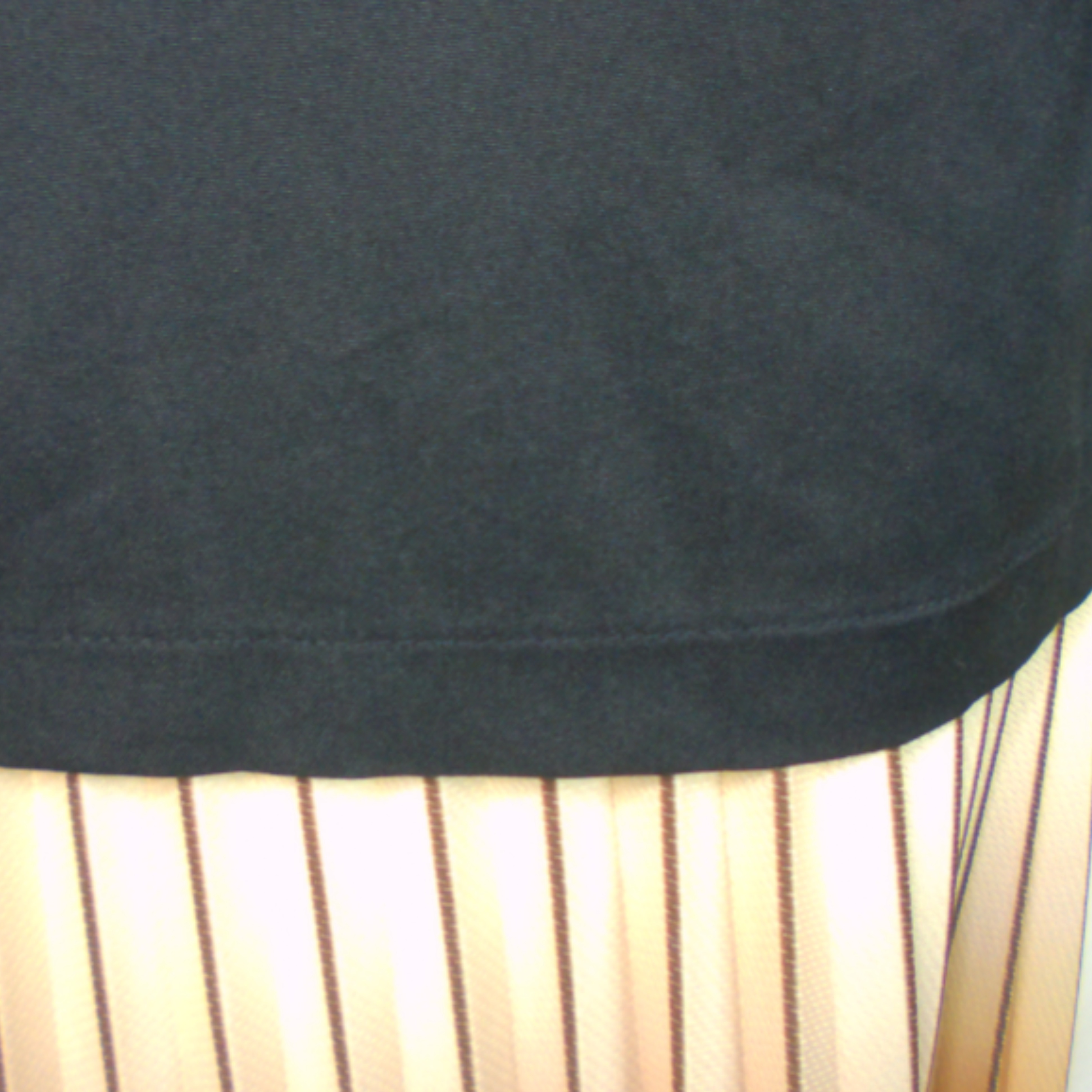 Voir photo 12 de Ensemble jupe - chemise, beige - marron clair et noir, taille M Ensemble jupe - chemise, beige - marron clair et noir, taille M Très bon état reconditionné photo 12