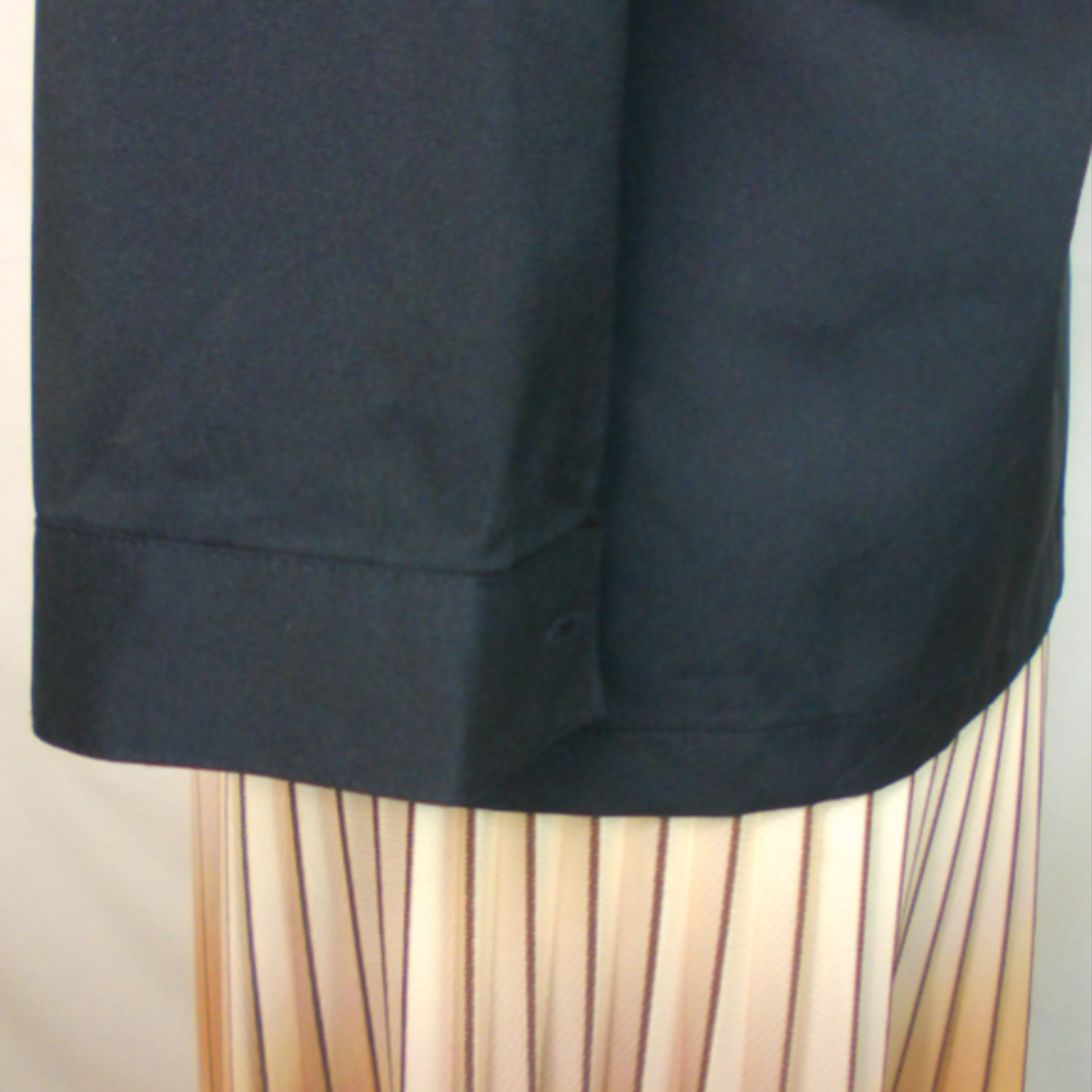 Voir photo 8 de Ensemble jupe - chemise, beige - marron clair et noir, taille M Ensemble jupe - chemise, beige - marron clair et noir, taille M Très bon état reconditionné photo 8