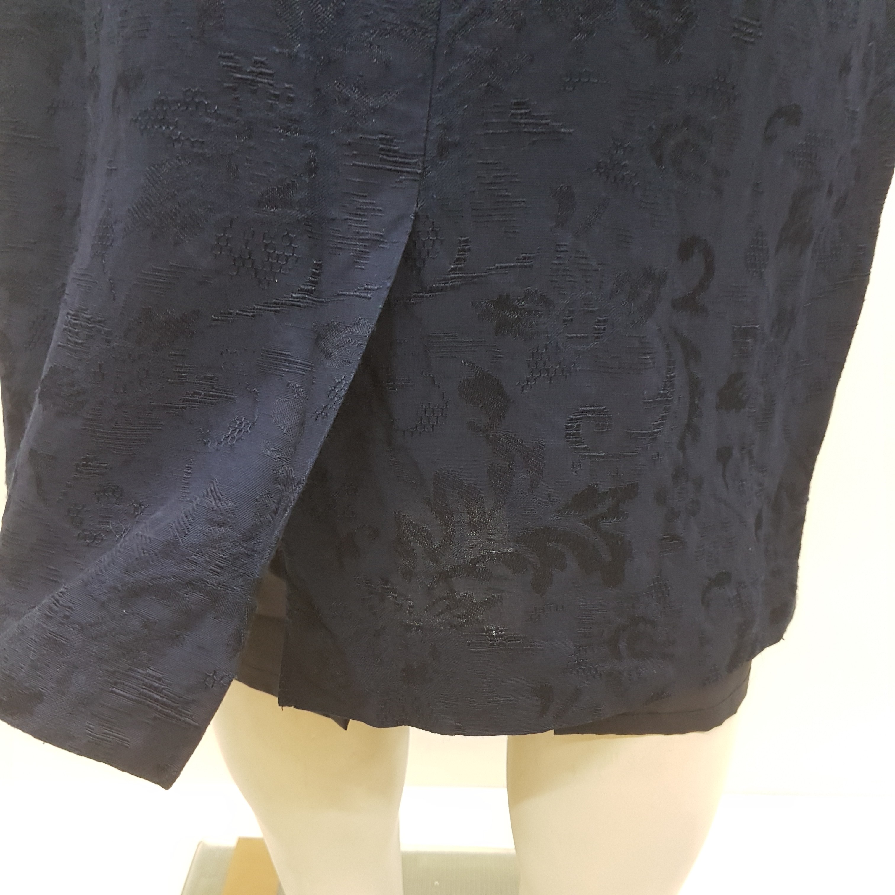 Voir photo 10 de Ensemble jupe et veste bleu marine - MARCELLE GRIFFON - Taille 44 Ensemble jupe et veste bleu marine - MARCELLE GRIFFON - Taille 44 Bon état reconditionné photo 10