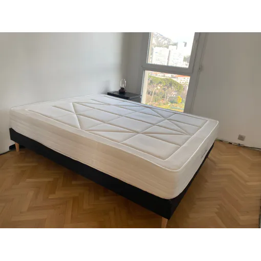 Ensemble matelas ressorts ensachés + mémoire de forme maxi épaisseur (26cm) Windsor sommier KIT noir - 160 x 200 cm Bon état reconditionné disponible sur Rakuten